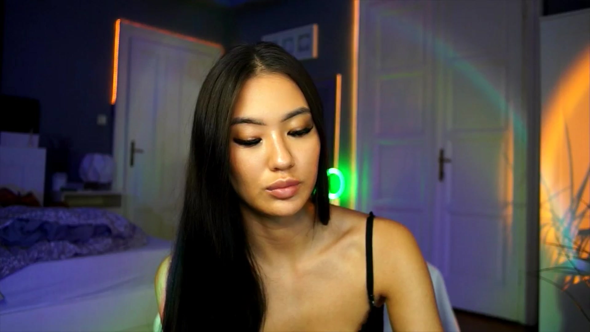 Gallery image thumbnail from MaiStream's myfreecams stream on, 11/17/2025, 20:29 image 20 of 20