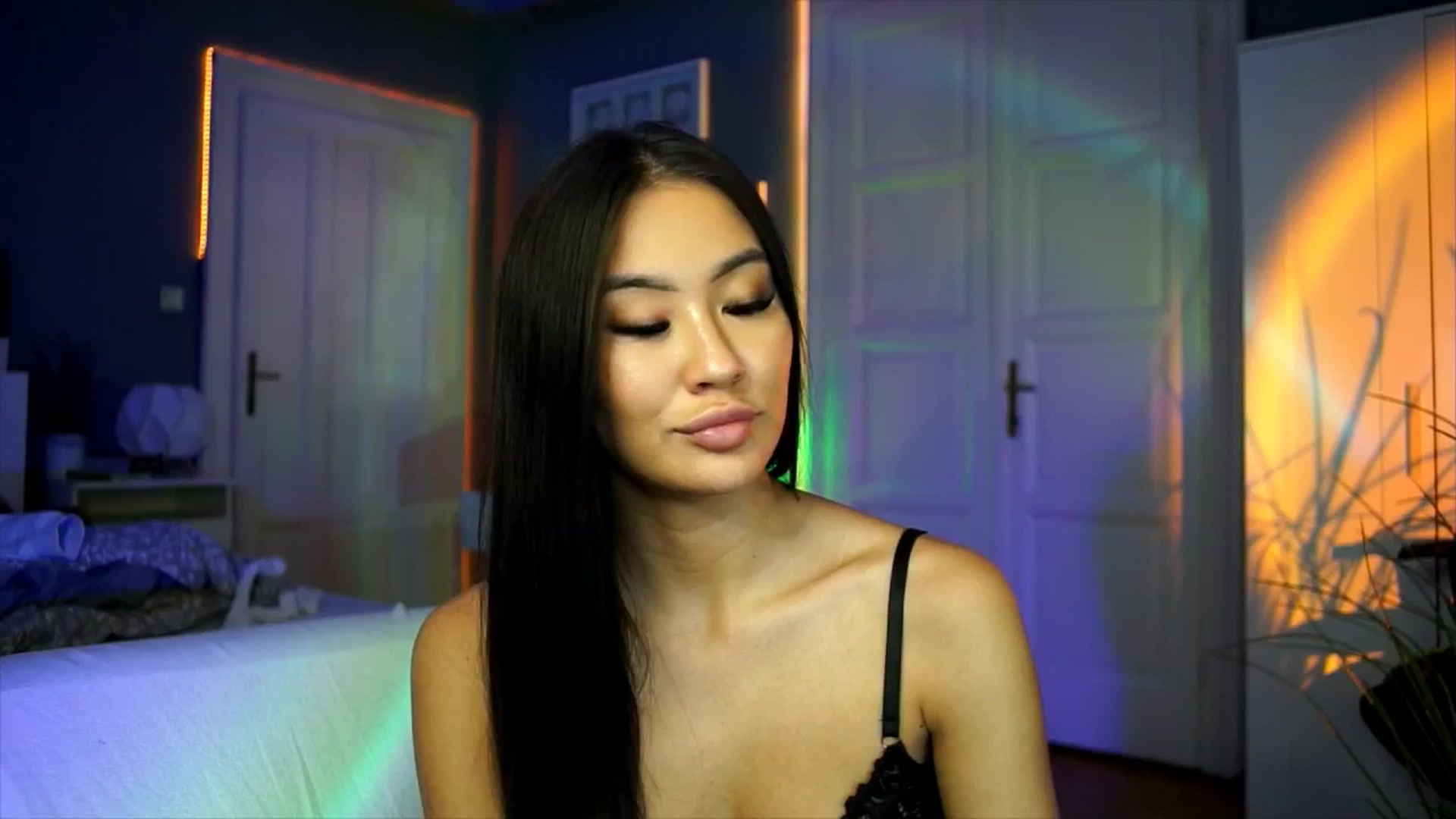 Gallery image thumbnail from MaiStream's myfreecams stream on, 11/17/2025, 21:36 image 1 of 20