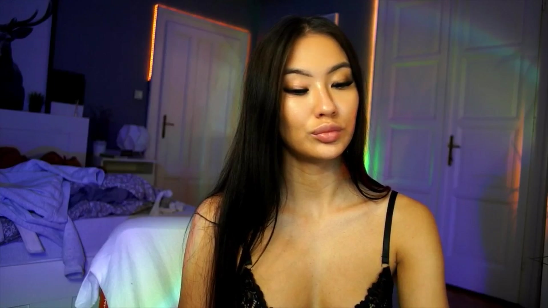 Gallery image thumbnail from MaiStream's myfreecams stream on, 11/17/2025, 23:30 image 19 of 20