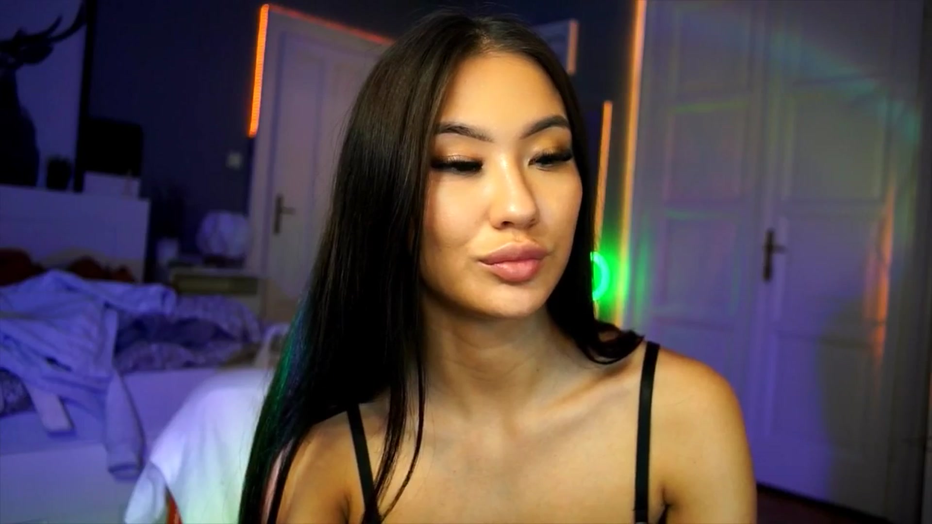 Gallery image thumbnail from MaiStream's myfreecams stream on, 11/17/2025, 23:30 image 11 of 20