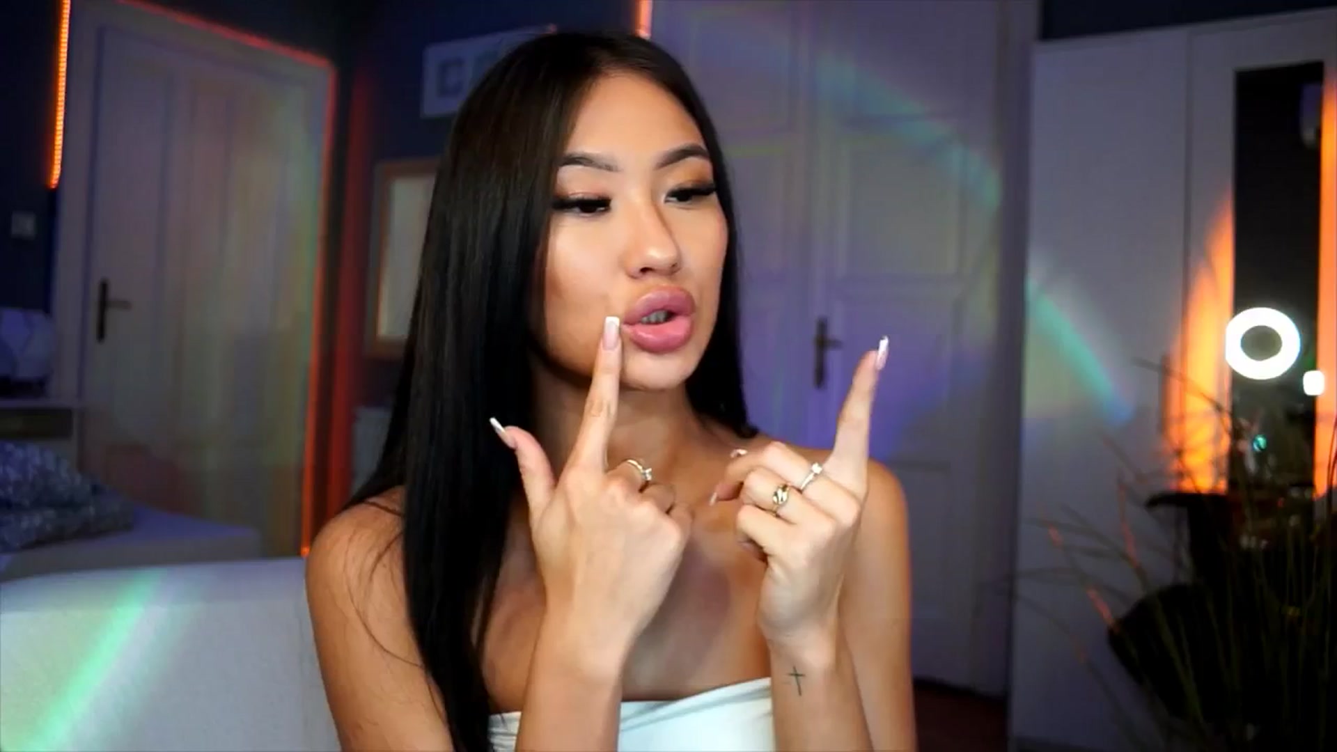 Gallery image thumbnail from MaiStream's myfreecams stream on, 11/18/2025, 20:02 image 15 of 20