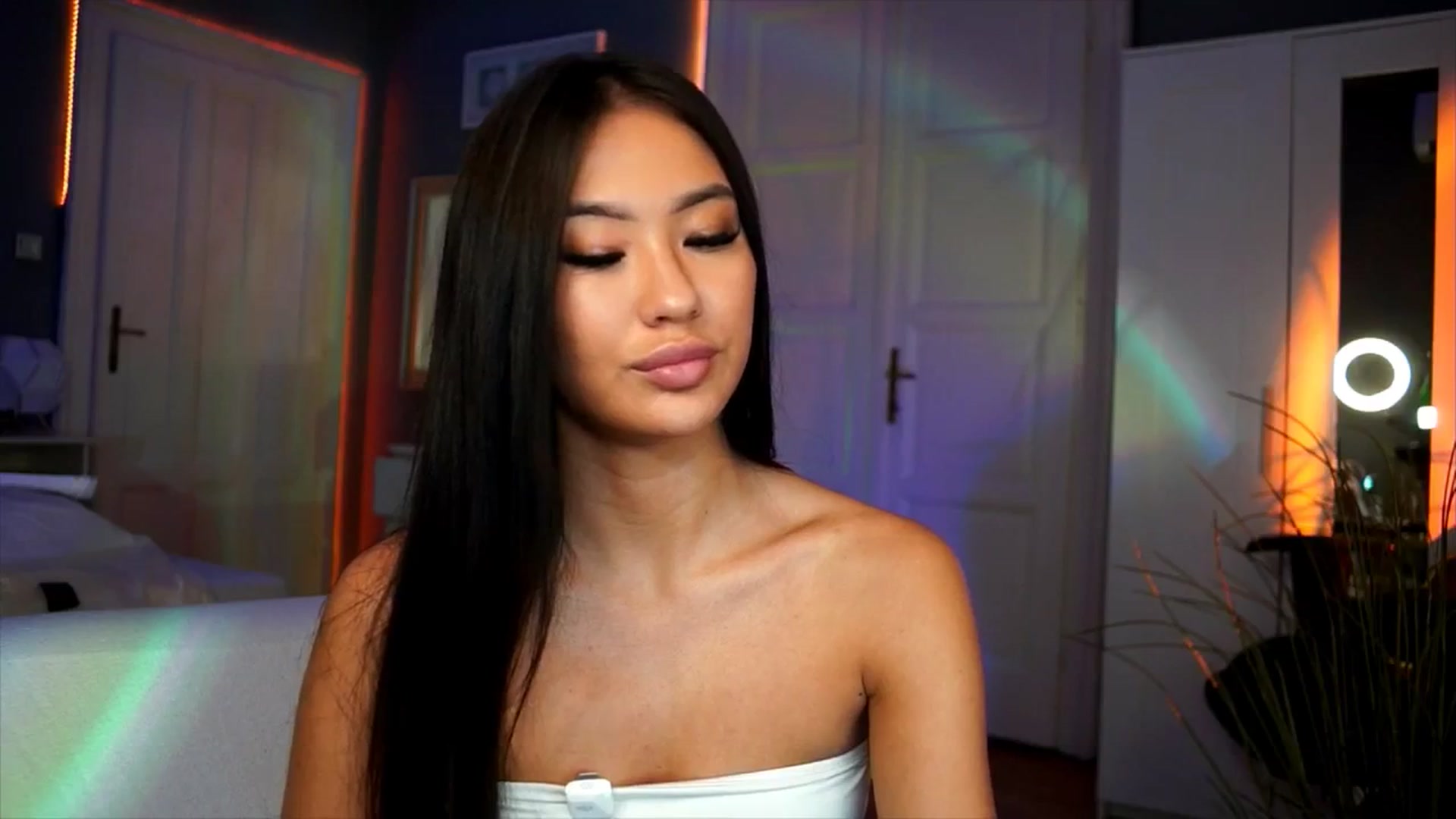 Gallery image thumbnail from MaiStream's myfreecams stream on, 11/18/2025, 22:27 image 13 of 20