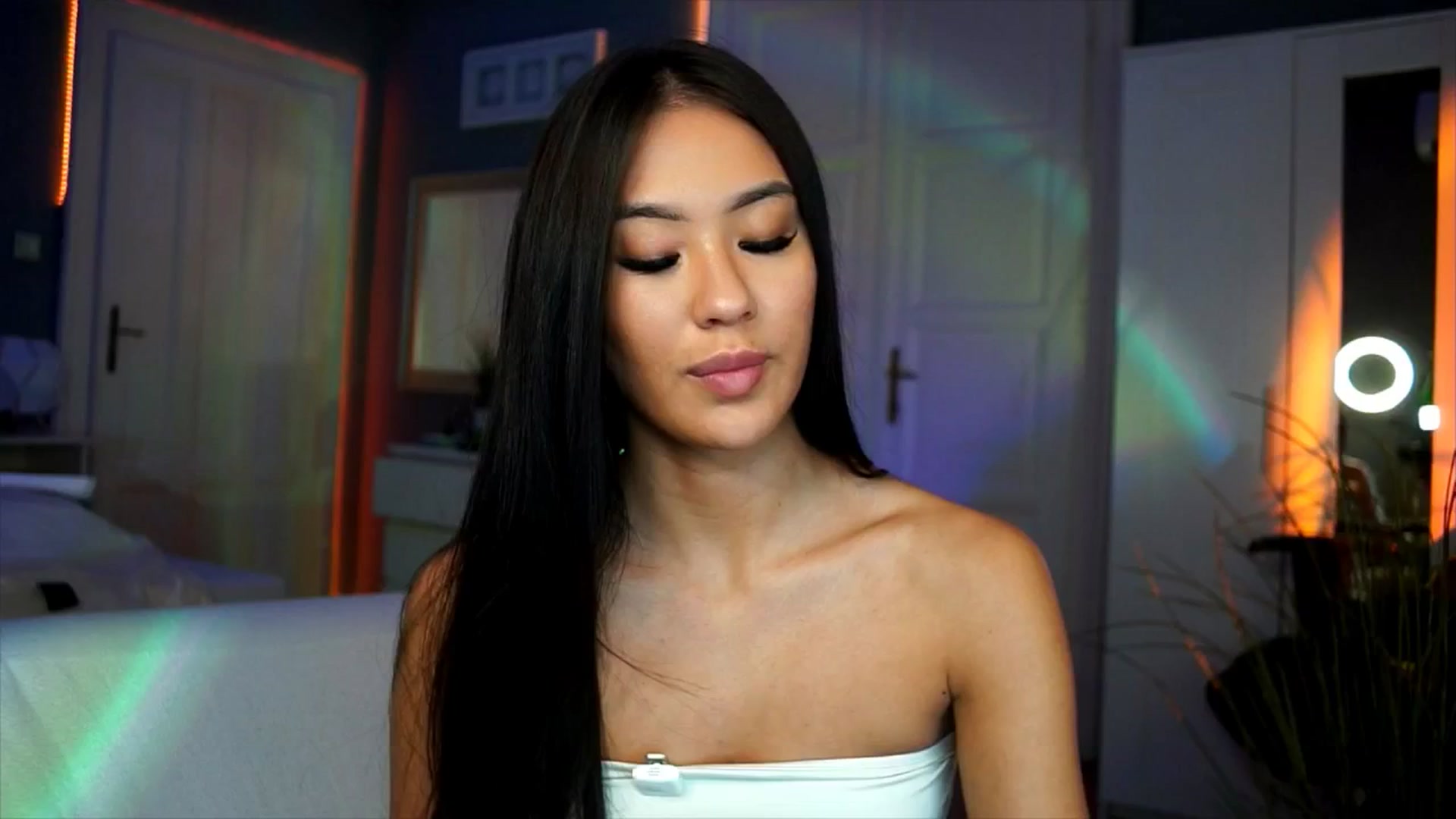 Gallery image thumbnail from MaiStream's myfreecams stream on, 11/18/2025, 22:27 image 1 of 20