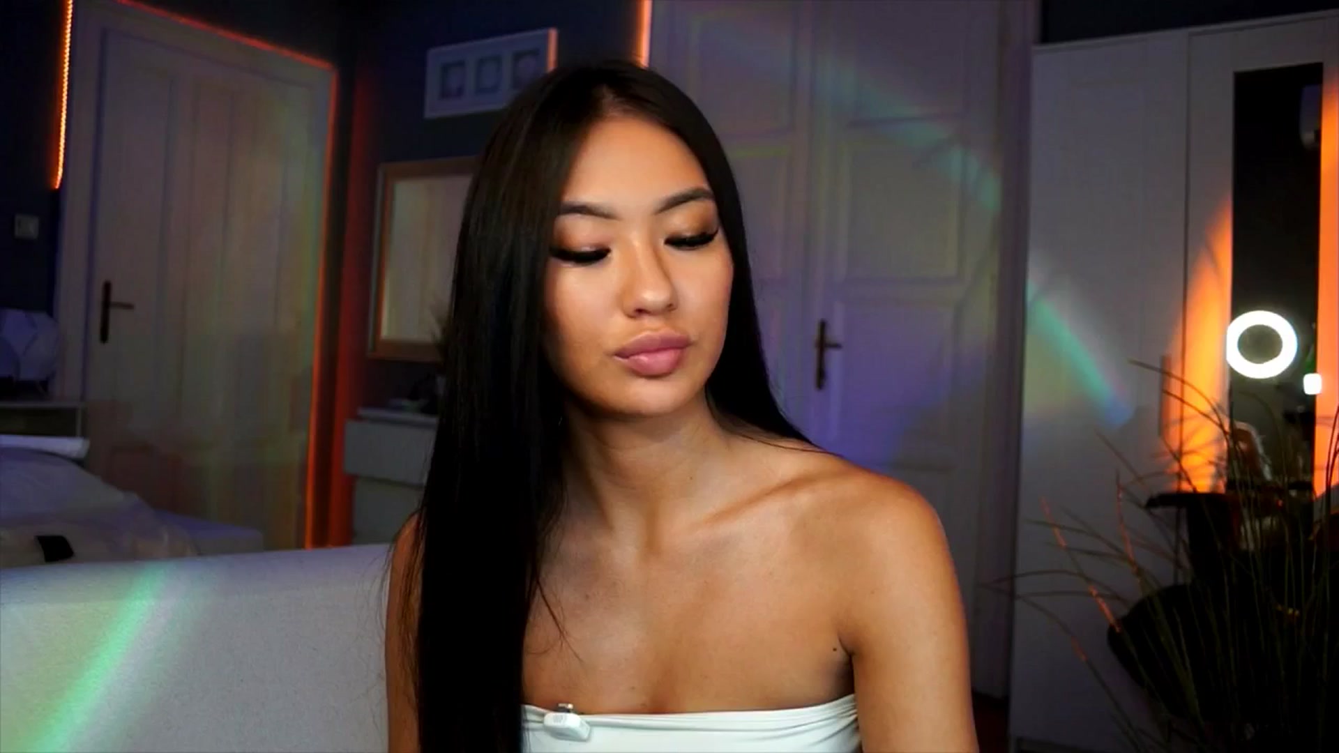 Gallery image thumbnail from MaiStream's myfreecams stream on, 11/18/2025, 22:27 image 5 of 20