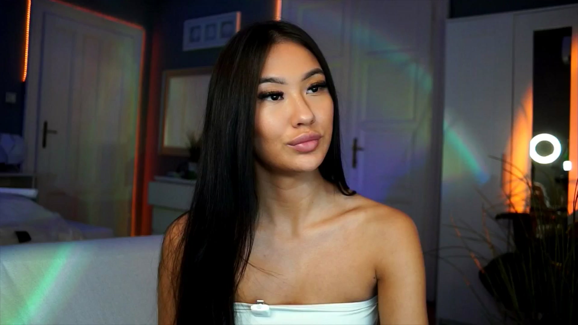 Gallery image thumbnail from MaiStream's myfreecams stream on, 11/18/2025, 22:27 image 3 of 20