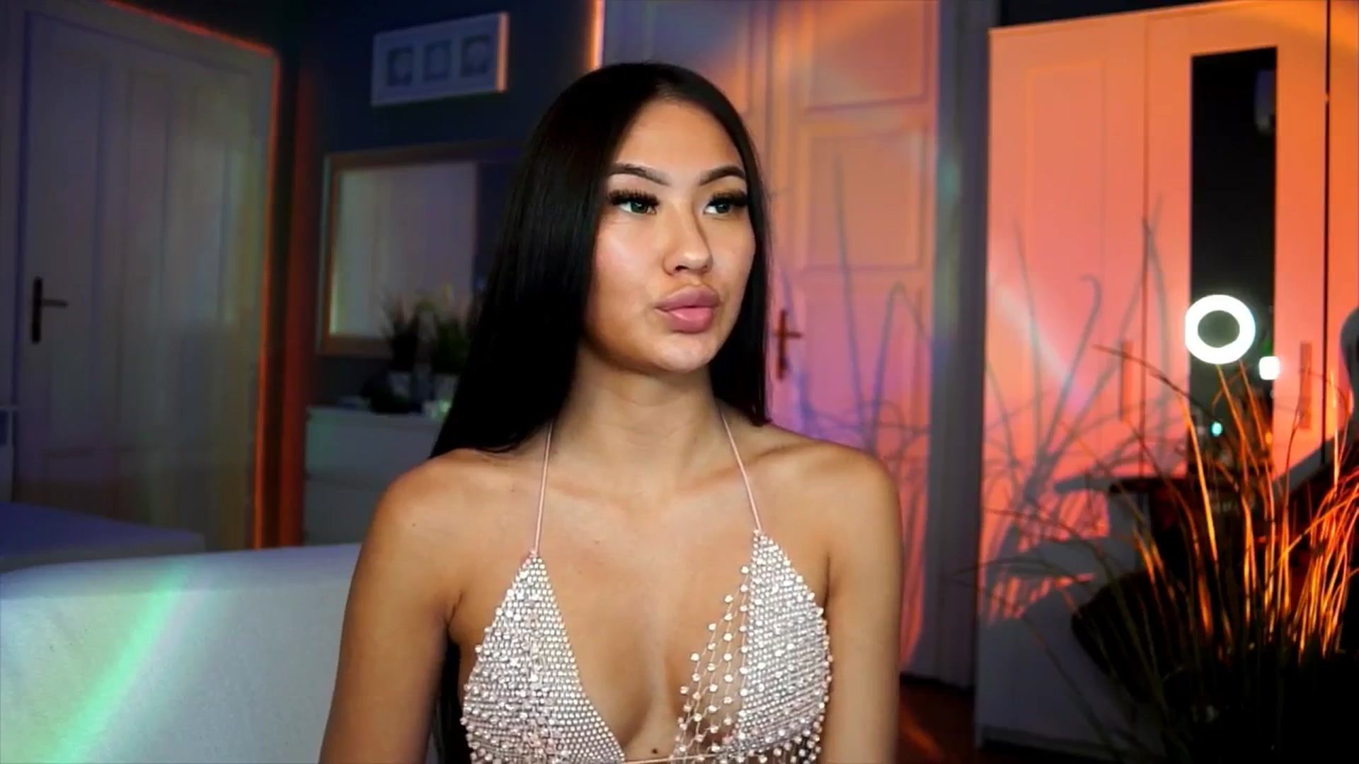 Gallery image thumbnail from MaiStream's myfreecams stream on, 11/19/2025, 20:45 image 17 of 20