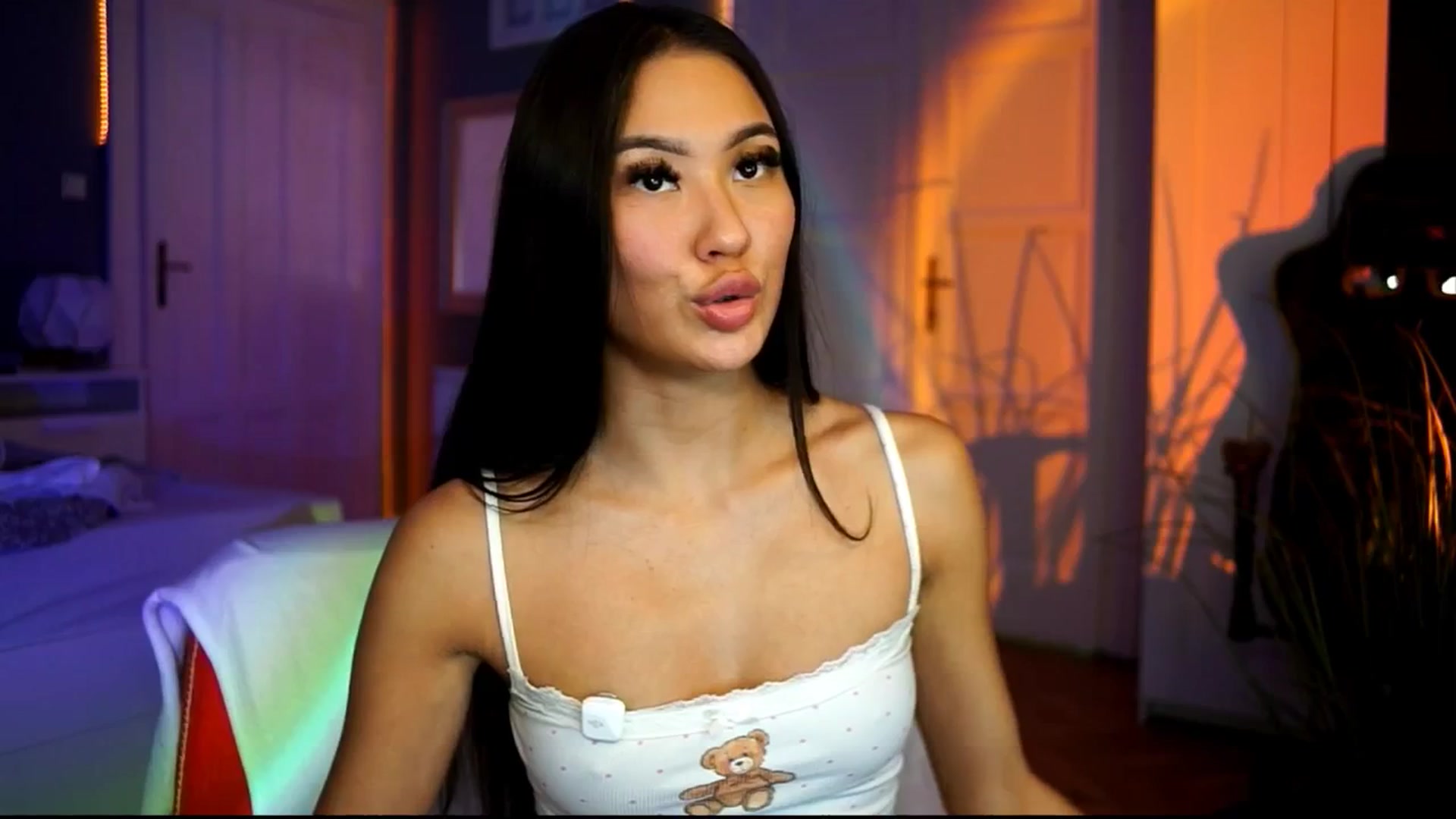 Gallery image thumbnail from MaiStream's myfreecams stream on, 11/24/2025, 19:11 image 16 of 20
