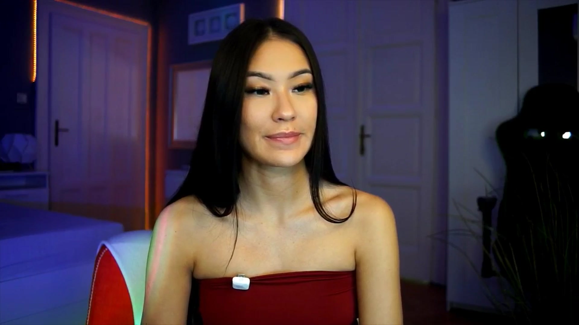 Gallery image thumbnail from MaiStream's myfreecams stream on, 11/30/2025, 19:43 image 17 of 20