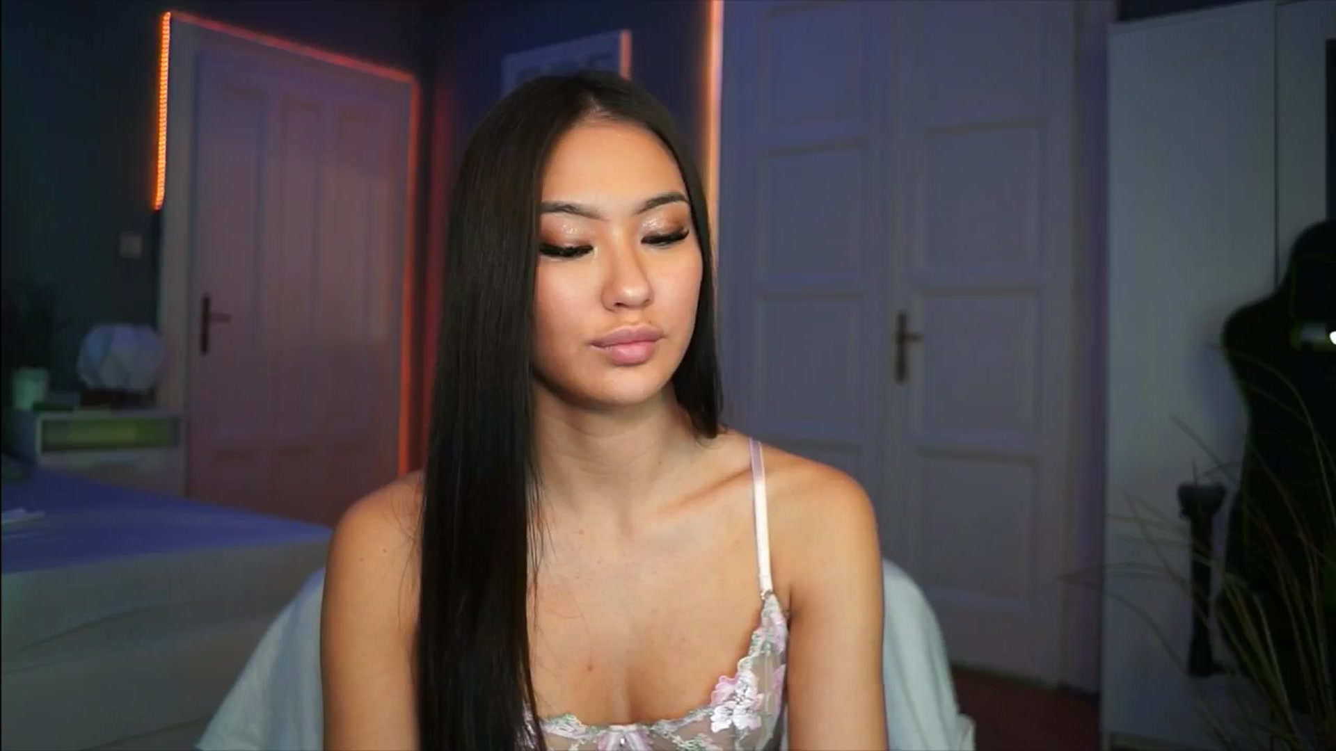 Gallery image thumbnail from MaiStream's myfreecams stream on, 12/02/2025, 24:02 image 11 of 20