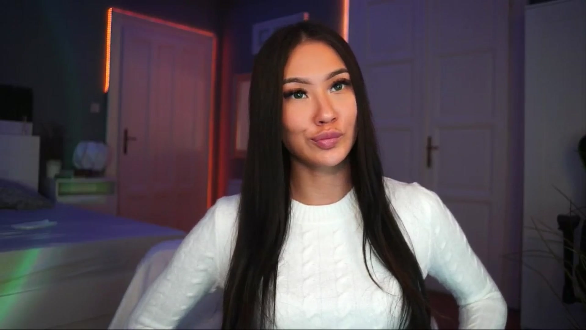 Gallery image thumbnail from MaiStream's myfreecams stream on, 12/03/2025, 20:51 image 18 of 20