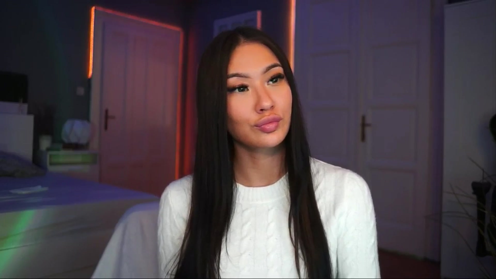 Gallery image thumbnail from MaiStream's myfreecams stream on, 12/03/2025, 20:51 image 19 of 20