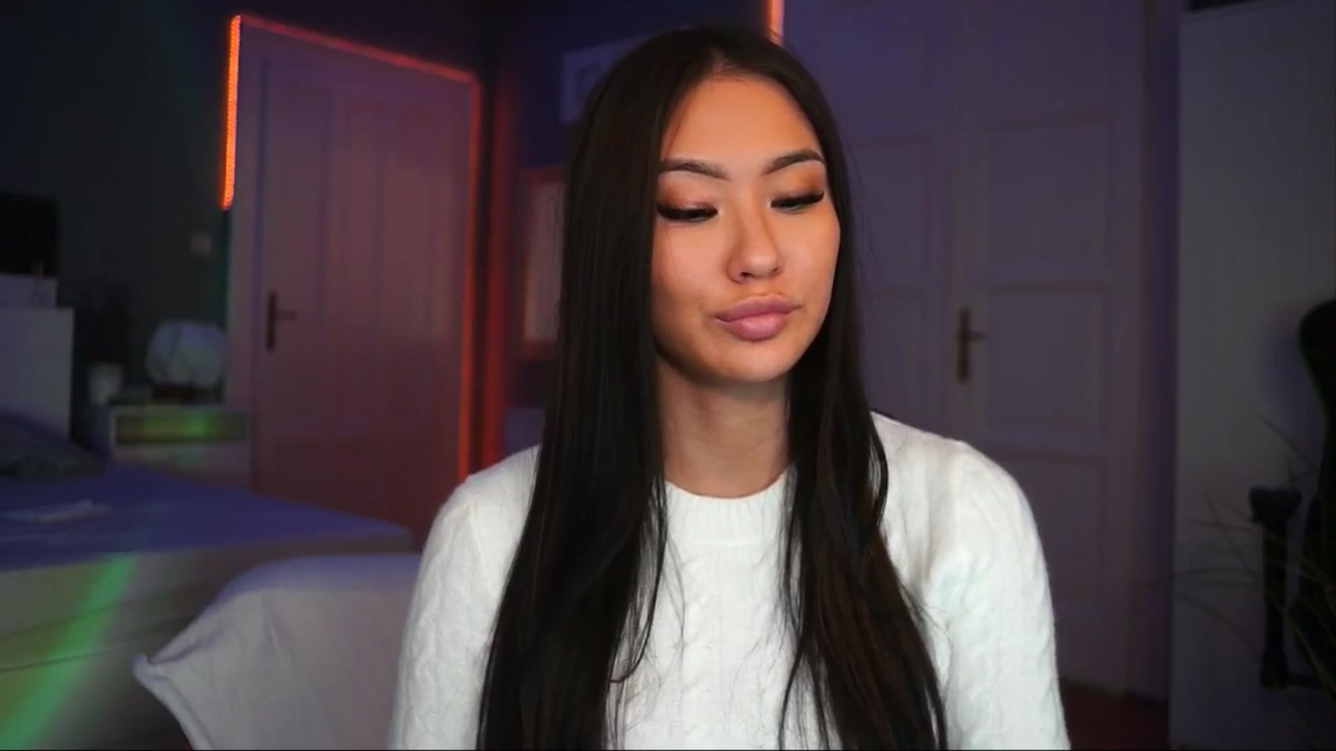 Gallery image thumbnail from MaiStream's myfreecams stream on, 12/03/2025, 23:04 image 13 of 20