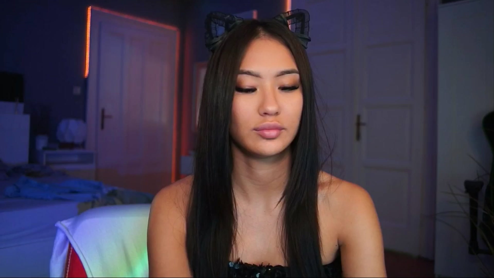 Gallery image thumbnail from MaiStream's myfreecams stream on, 12/04/2025, 21:42 image 10 of 20