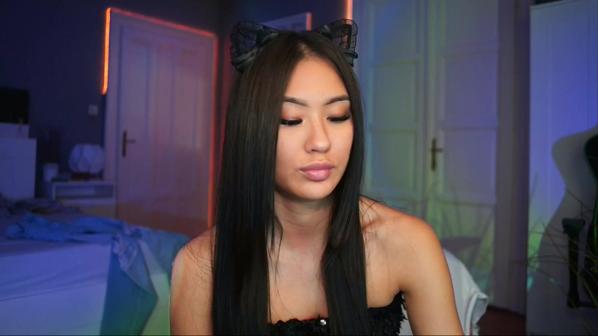 Gallery image thumbnail from MaiStream's myfreecams stream on, 12/04/2025, 22:53 image 12 of 20