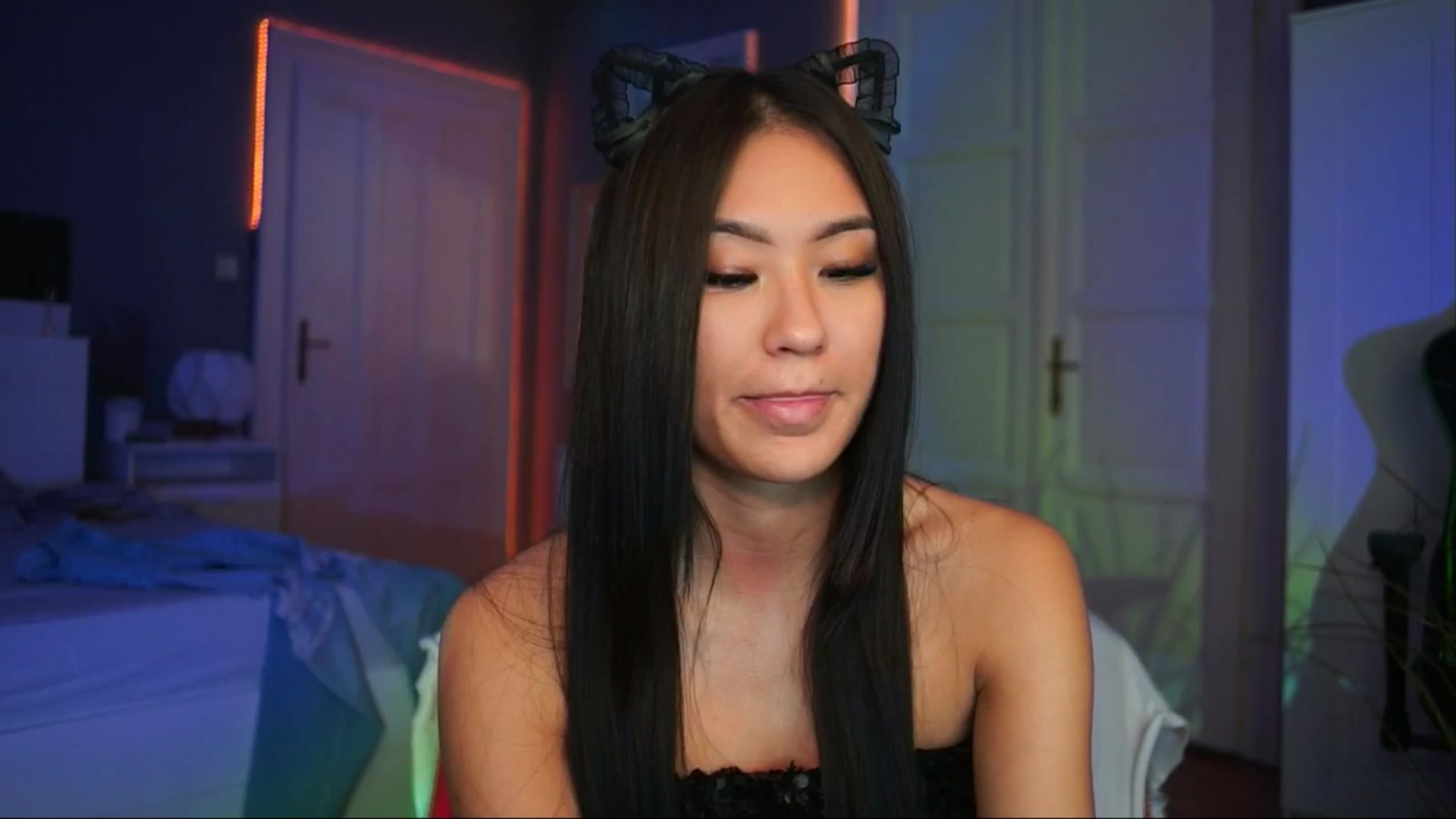 Gallery image thumbnail from MaiStream's myfreecams stream on, 12/04/2025, 22:53 image 13 of 20