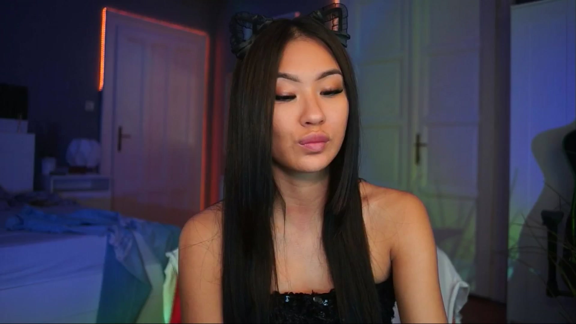Gallery image thumbnail from MaiStream's myfreecams stream on, 12/04/2025, 22:53 image 8 of 20