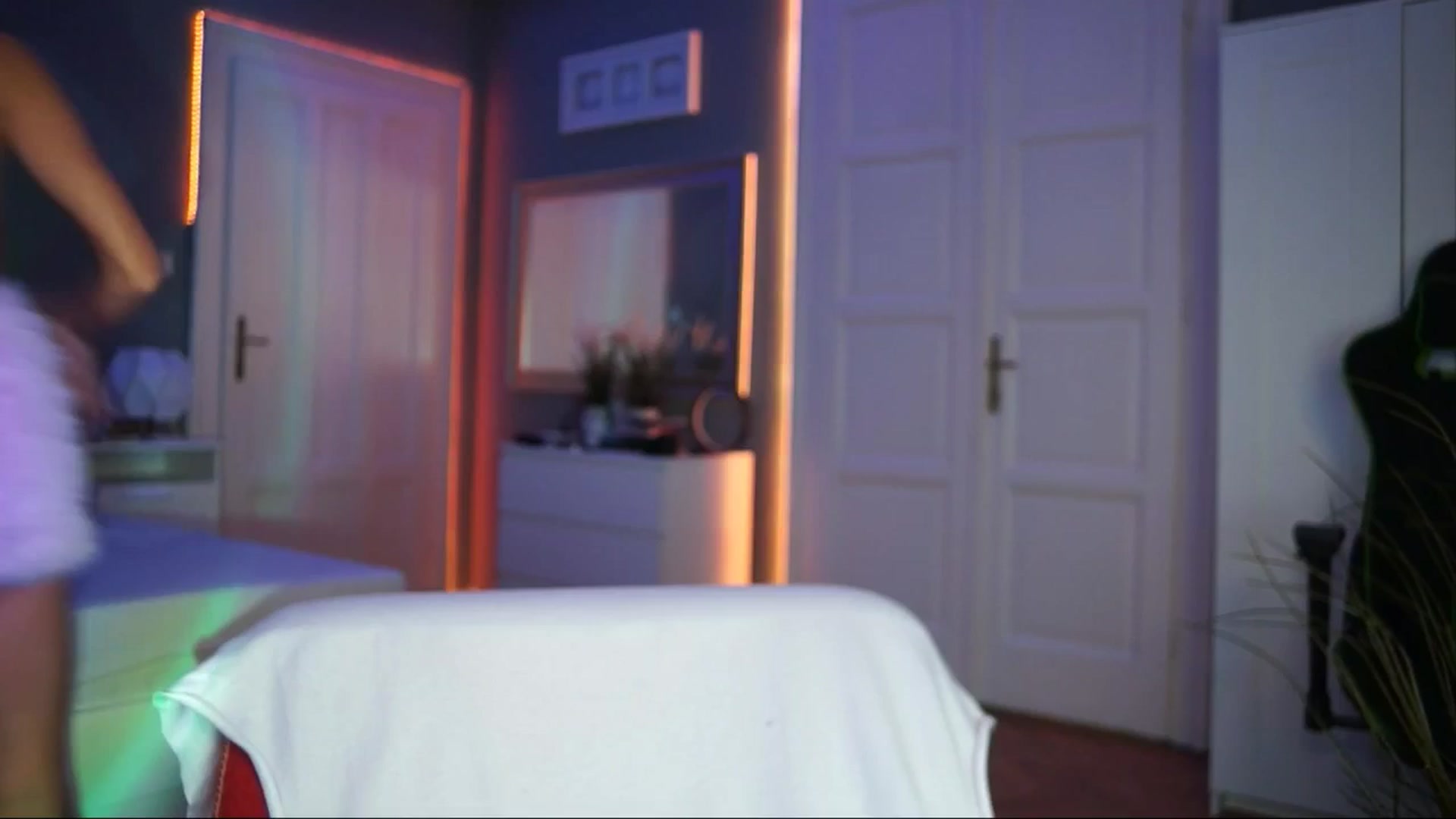 Gallery image thumbnail from MaiStream's myfreecams stream on, 12/05/2025, 20:05 image 1 of 20