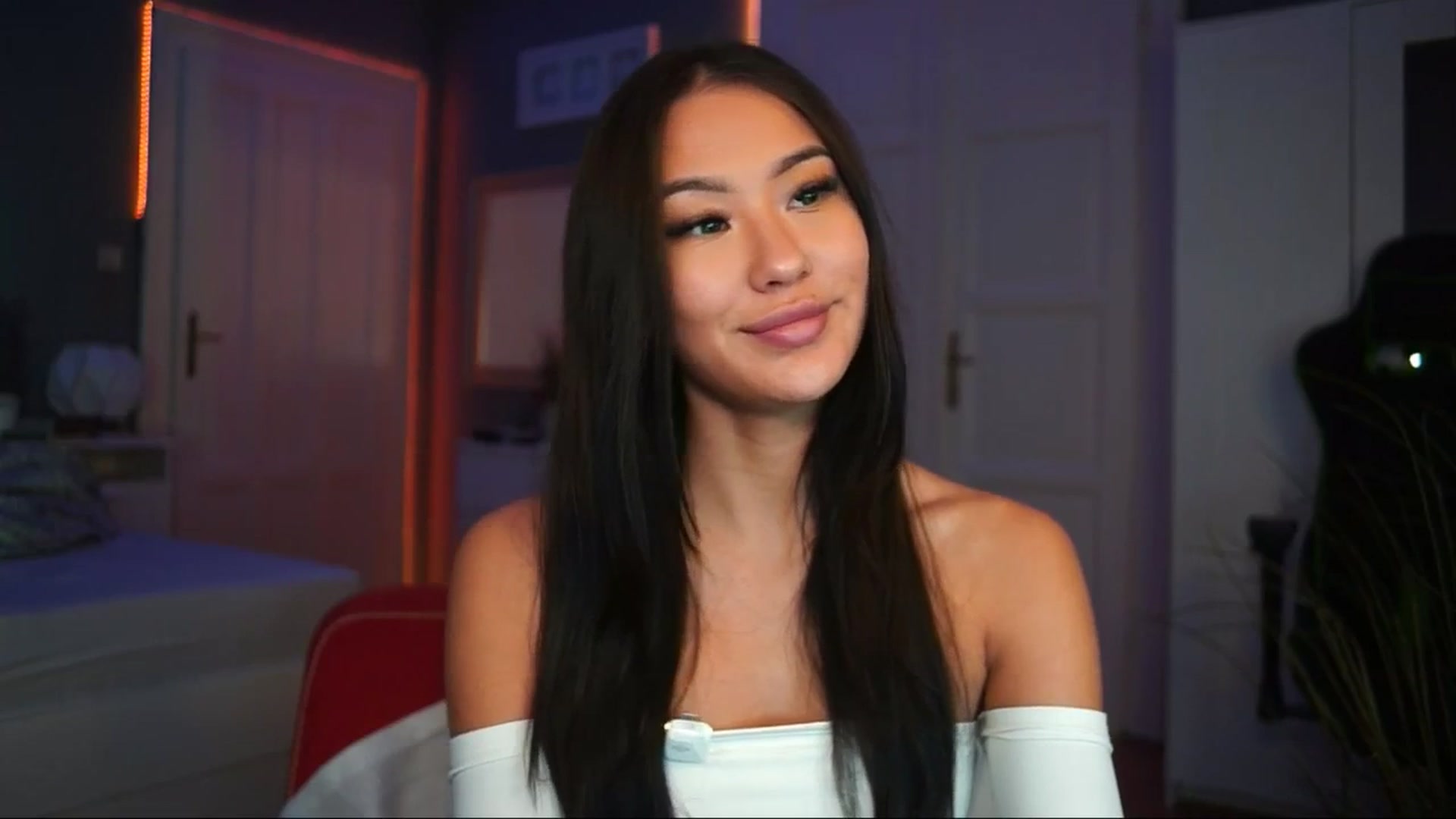 Gallery image thumbnail from MaiStream's myfreecams stream on, 12/06/2025, 19:46 image 10 of 20