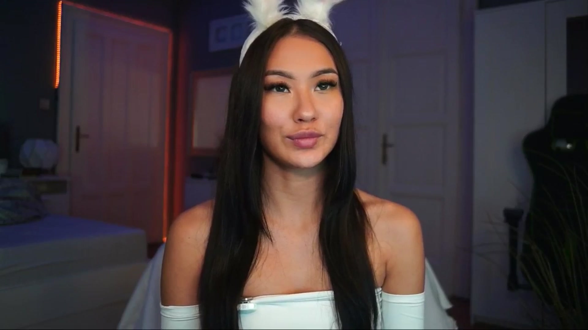 Gallery image thumbnail from MaiStream's myfreecams stream on, 12/06/2025, 19:46 image 15 of 20