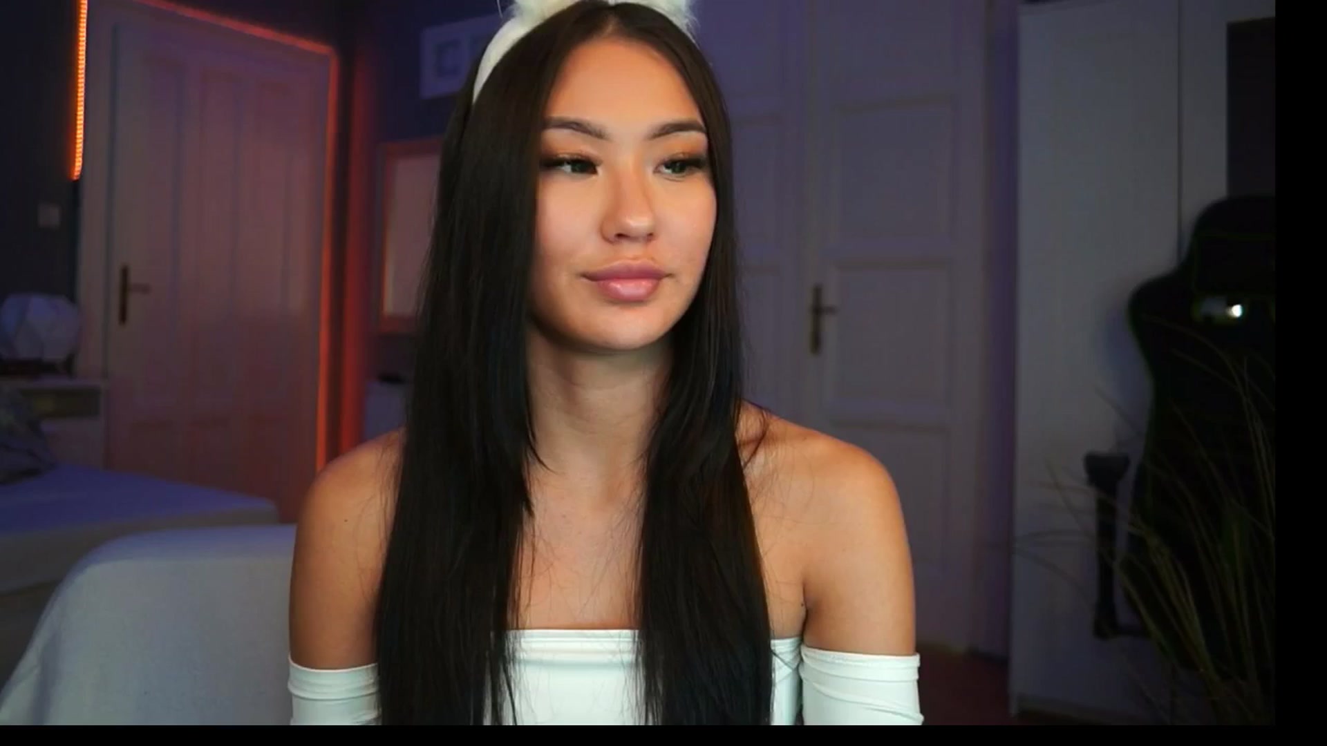 Gallery image thumbnail from MaiStream's myfreecams stream on, 12/06/2025, 22:36 image 12 of 20