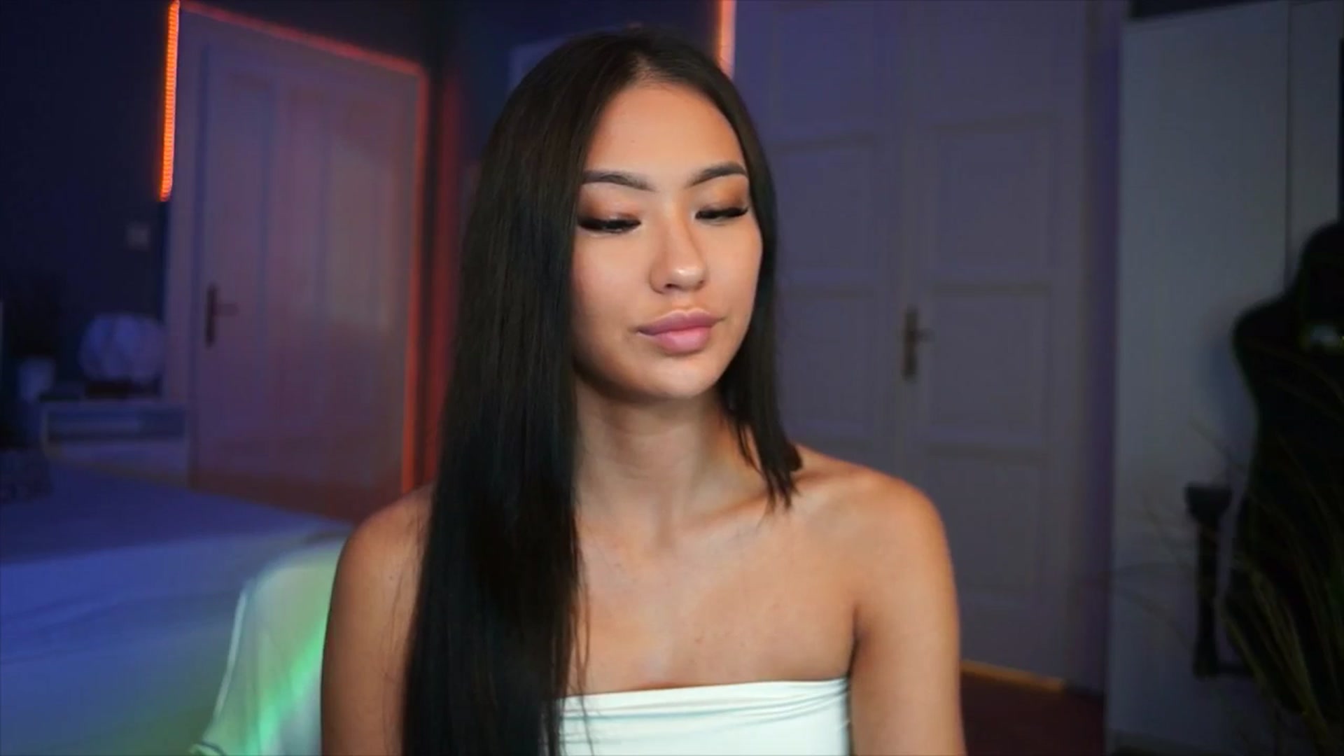 Gallery image thumbnail from MaiStream's myfreecams stream on, 12/07/2025, 22:16 image 2 of 20