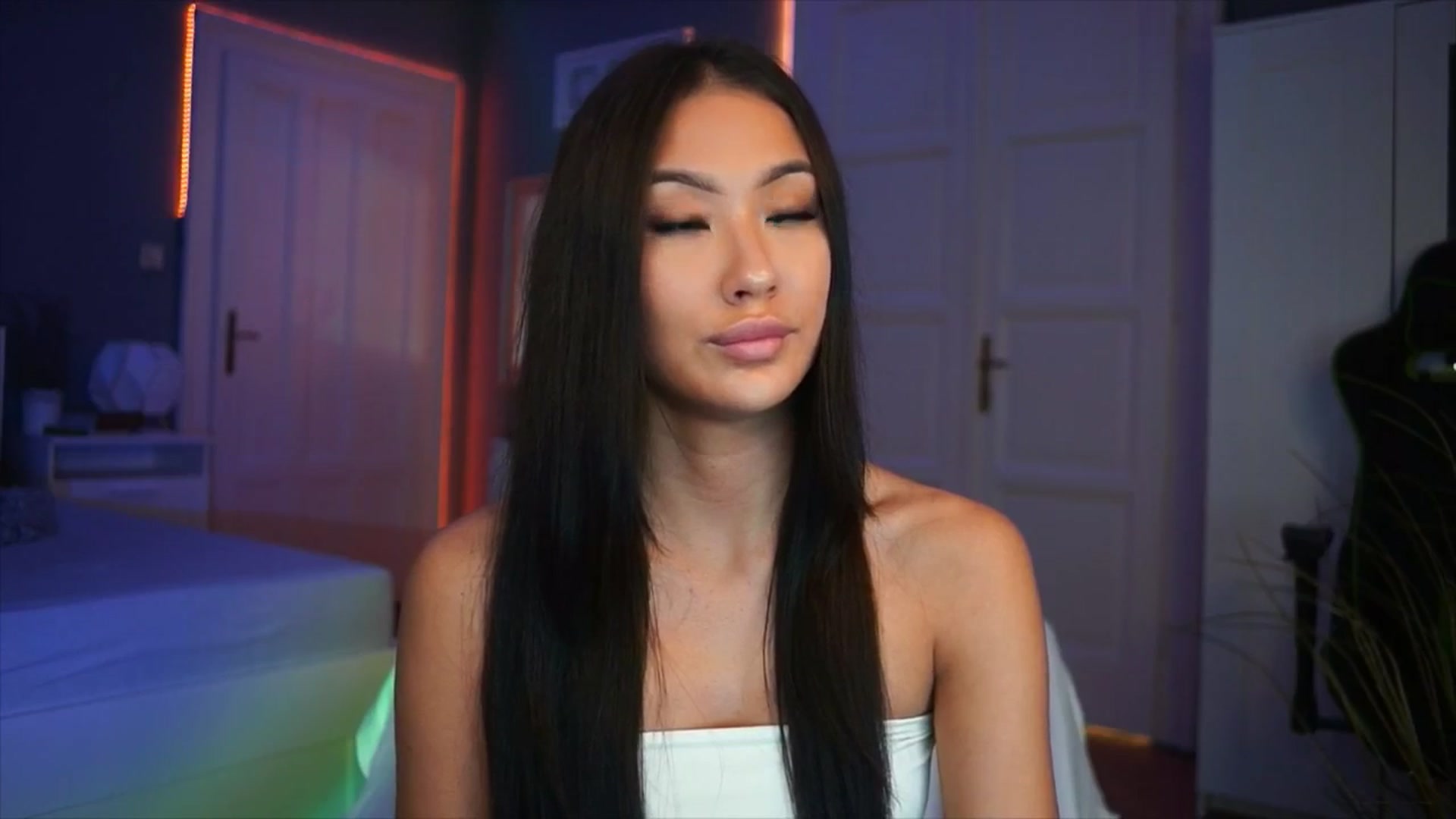 Gallery image thumbnail from MaiStream's myfreecams stream on, 12/07/2025, 22:16 image 11 of 20