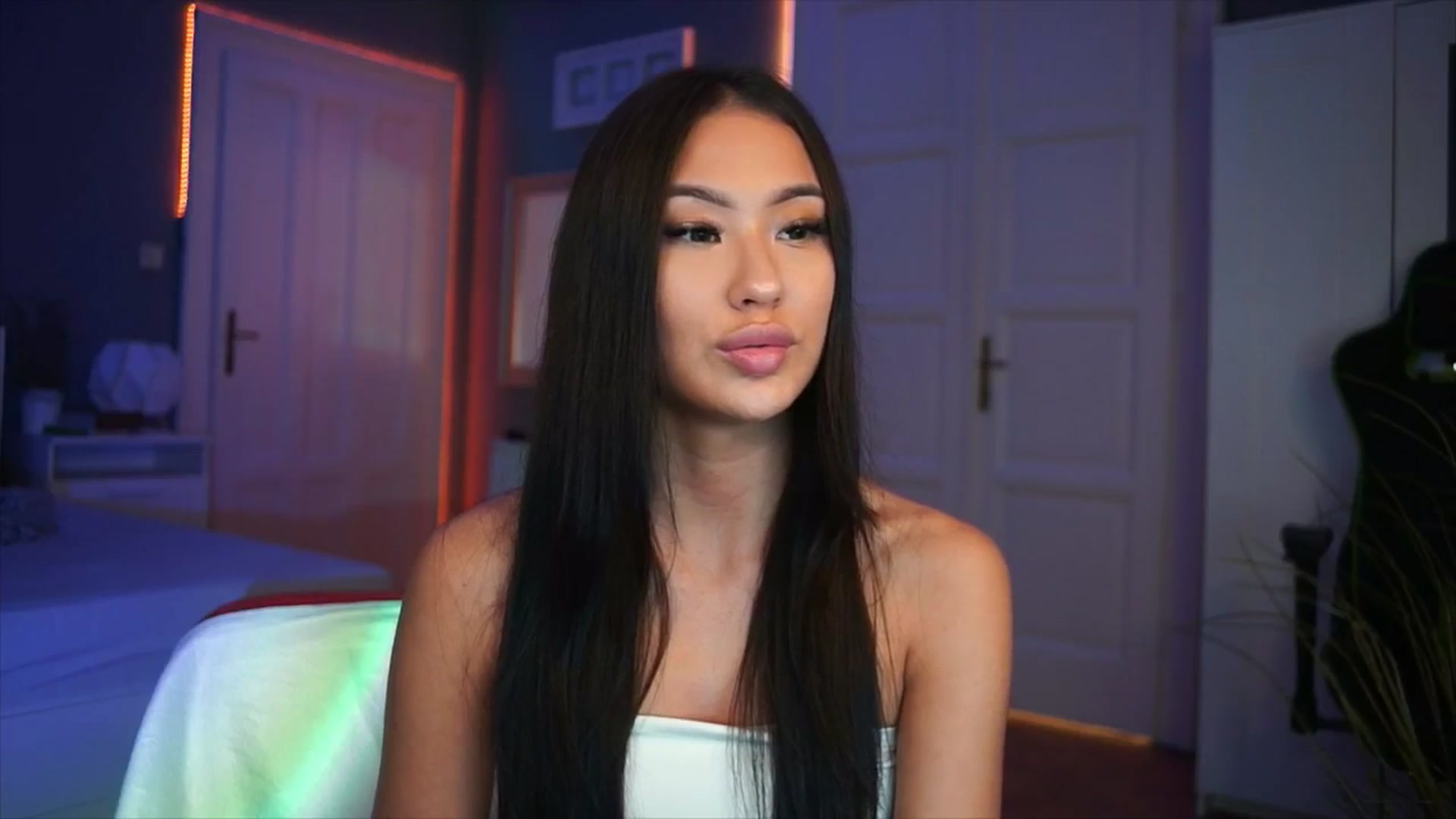 Gallery image thumbnail from MaiStream's myfreecams stream on, 12/07/2025, 22:16 image 18 of 20