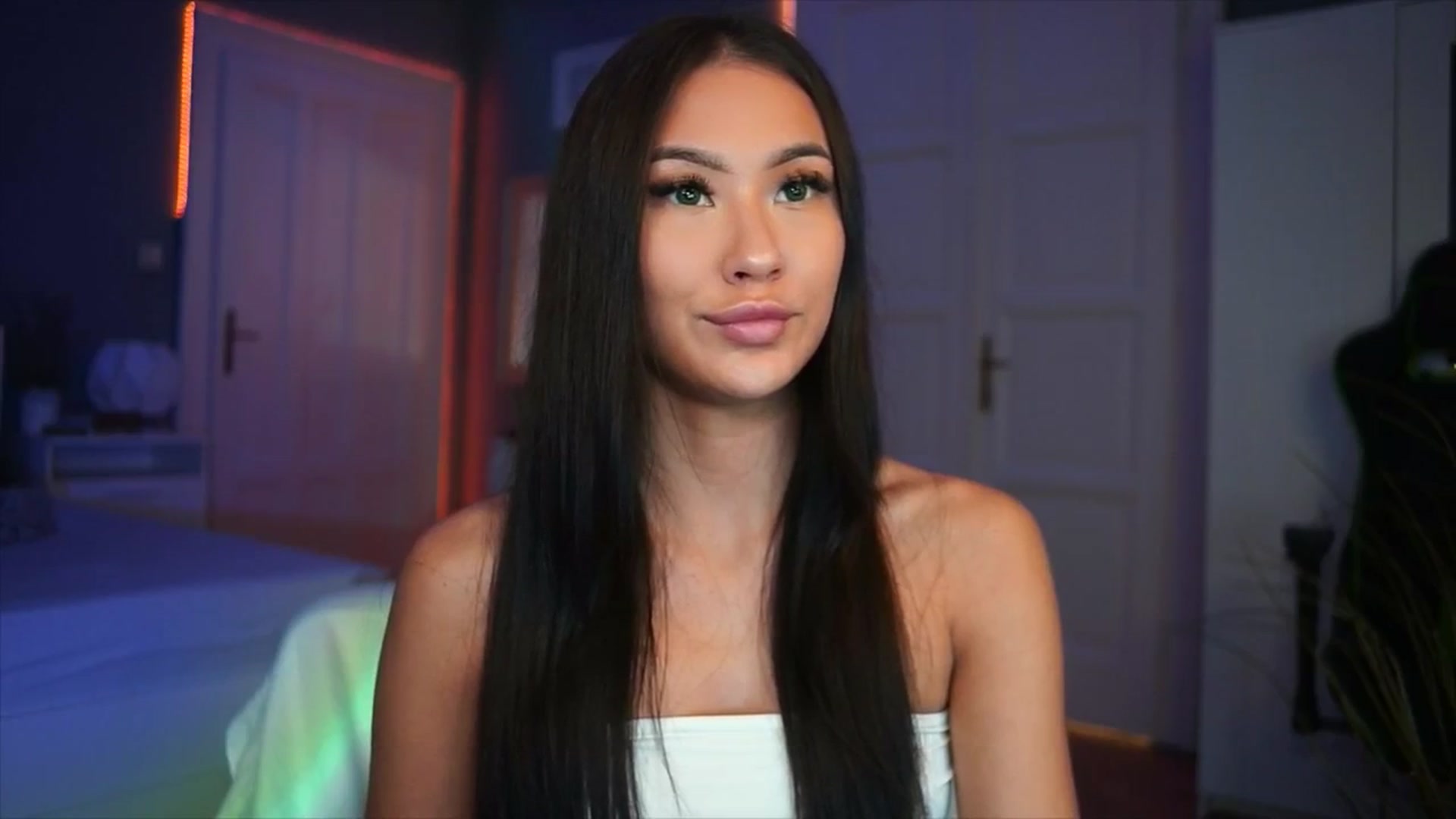 Gallery image thumbnail from MaiStream's myfreecams stream on, 12/07/2025, 22:16 image 6 of 20