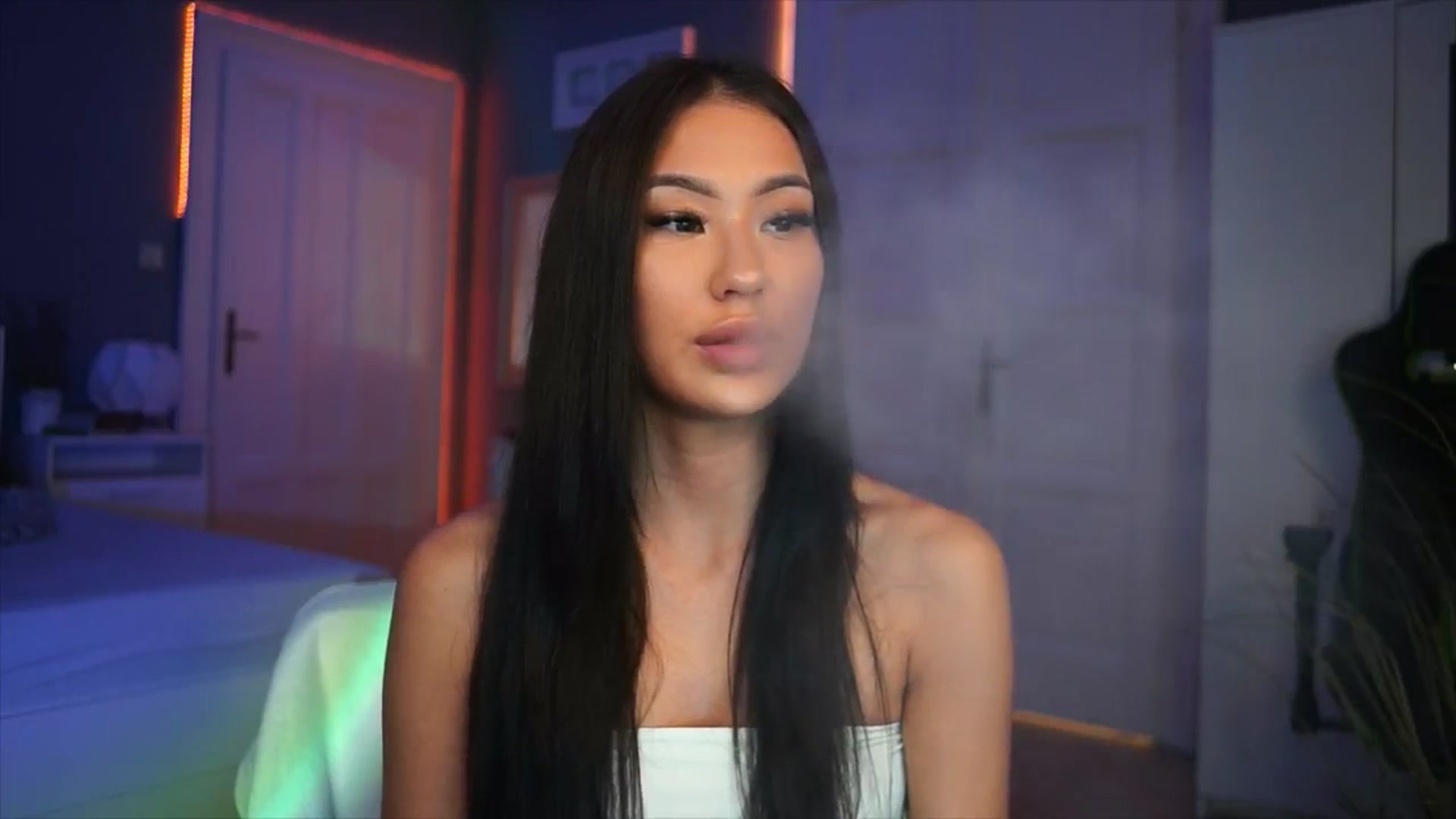 Gallery image thumbnail from MaiStream's myfreecams stream on, 12/07/2025, 22:16 image 14 of 20