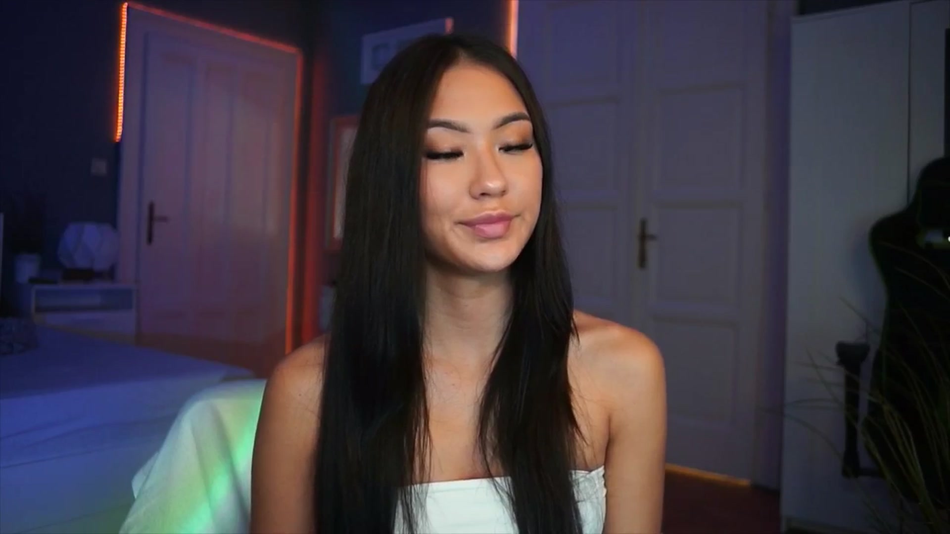 Gallery image thumbnail from MaiStream's myfreecams stream on, 12/07/2025, 22:16 image 4 of 20