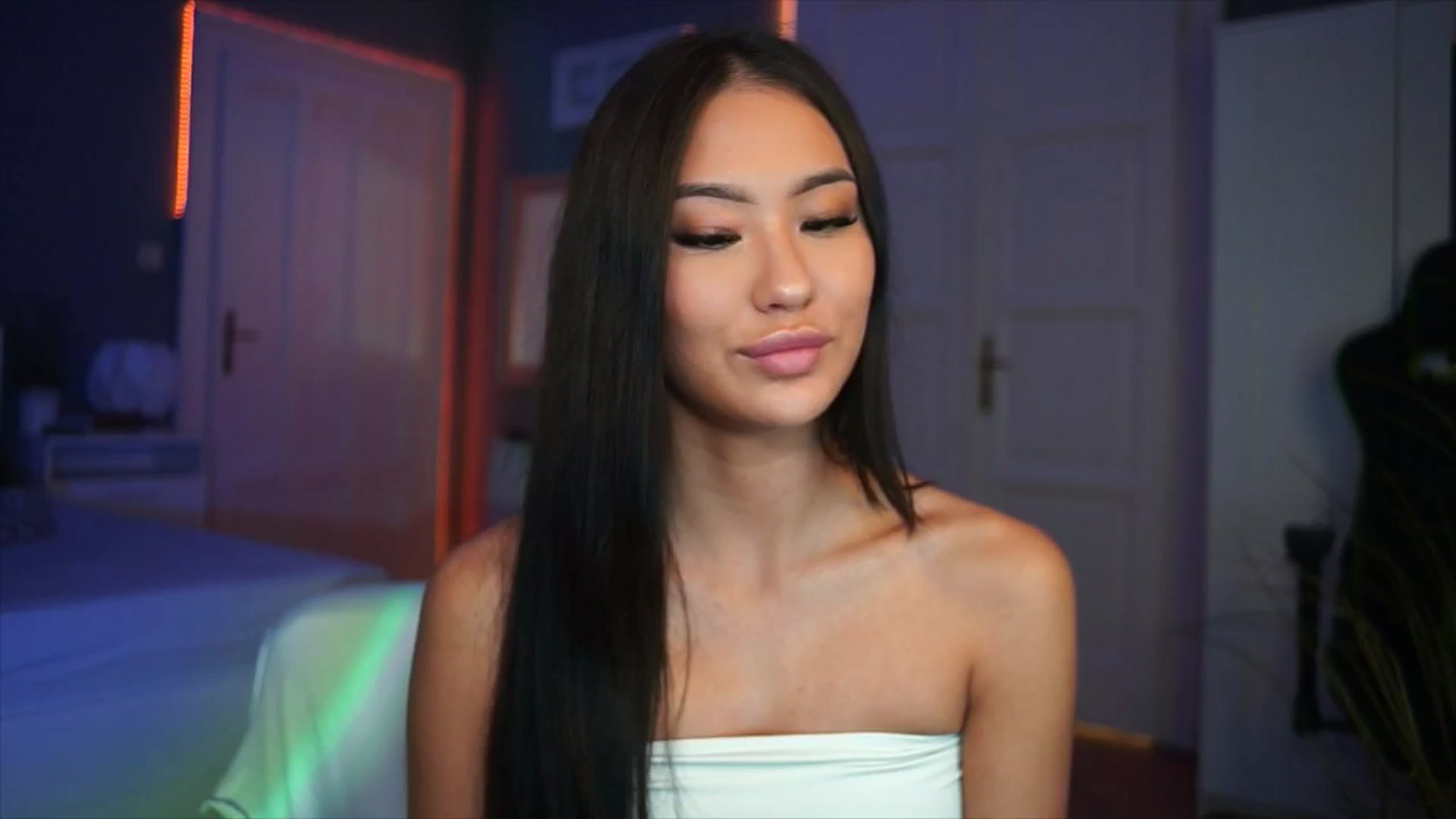 Gallery image thumbnail from MaiStream's myfreecams stream on, 12/07/2025, 22:16 image 1 of 20