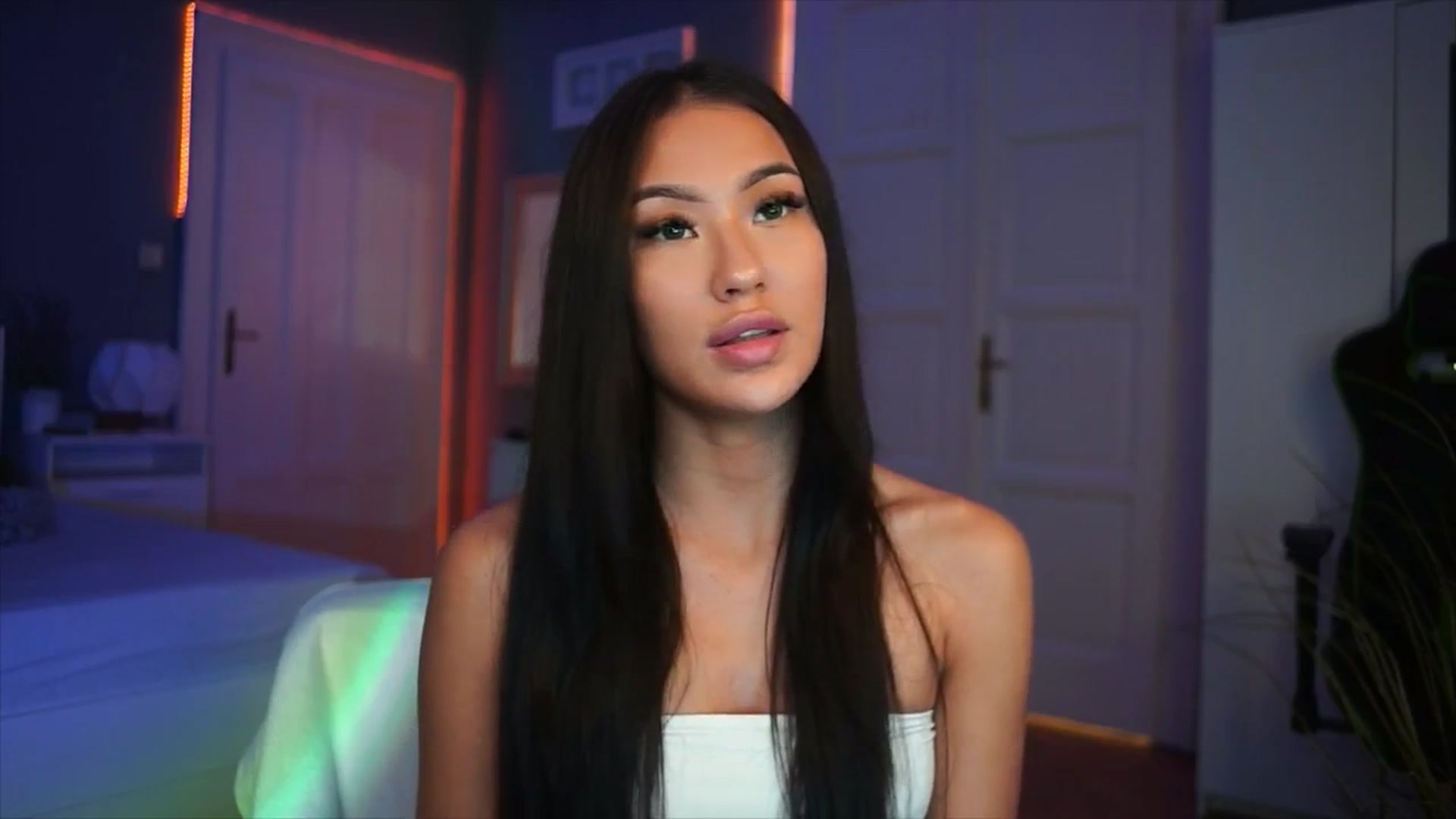 Gallery image thumbnail from MaiStream's myfreecams stream on, 12/07/2025, 22:16 image 13 of 20