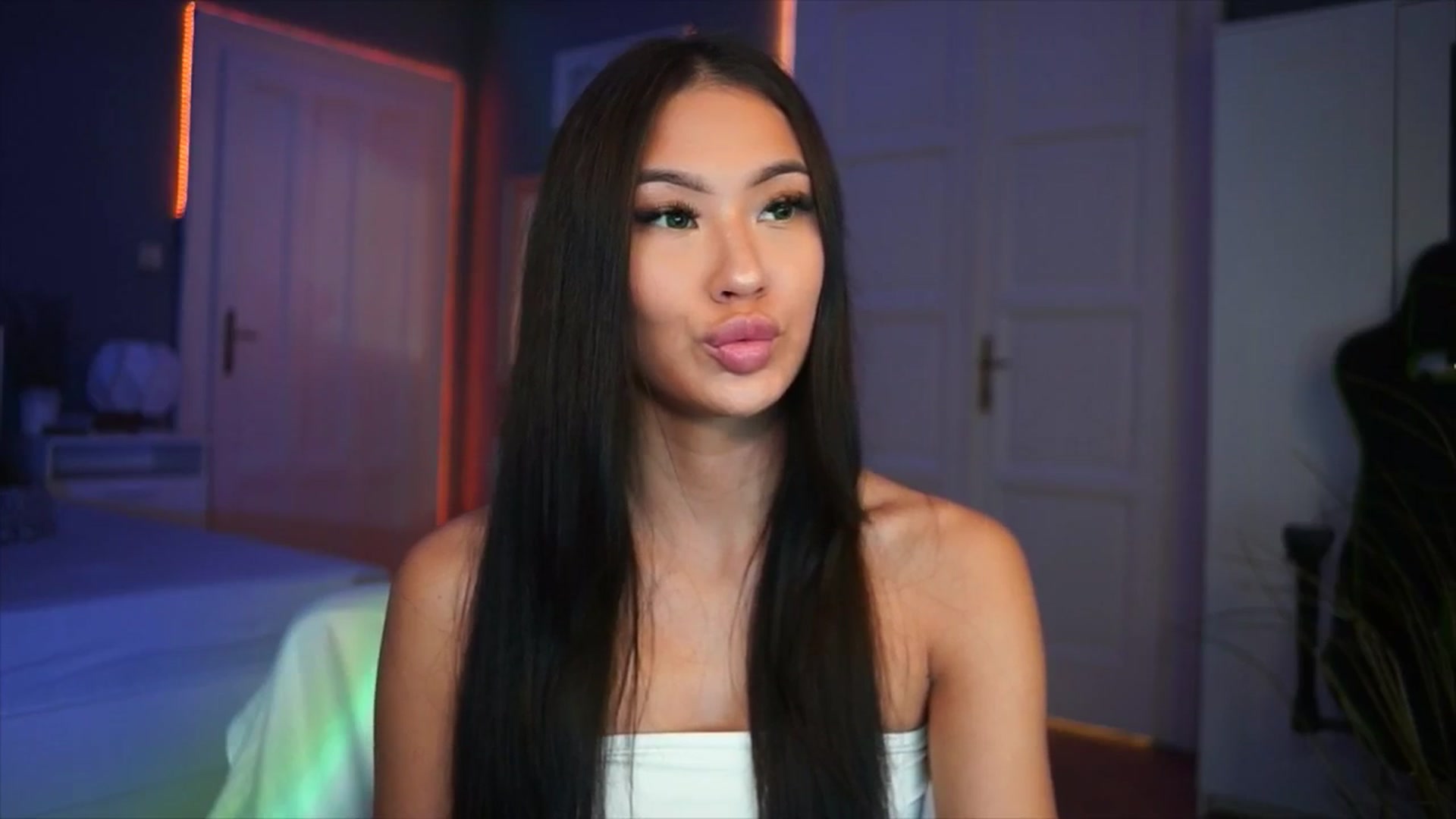 Gallery image thumbnail from MaiStream's myfreecams stream on, 12/07/2025, 22:16 image 7 of 20