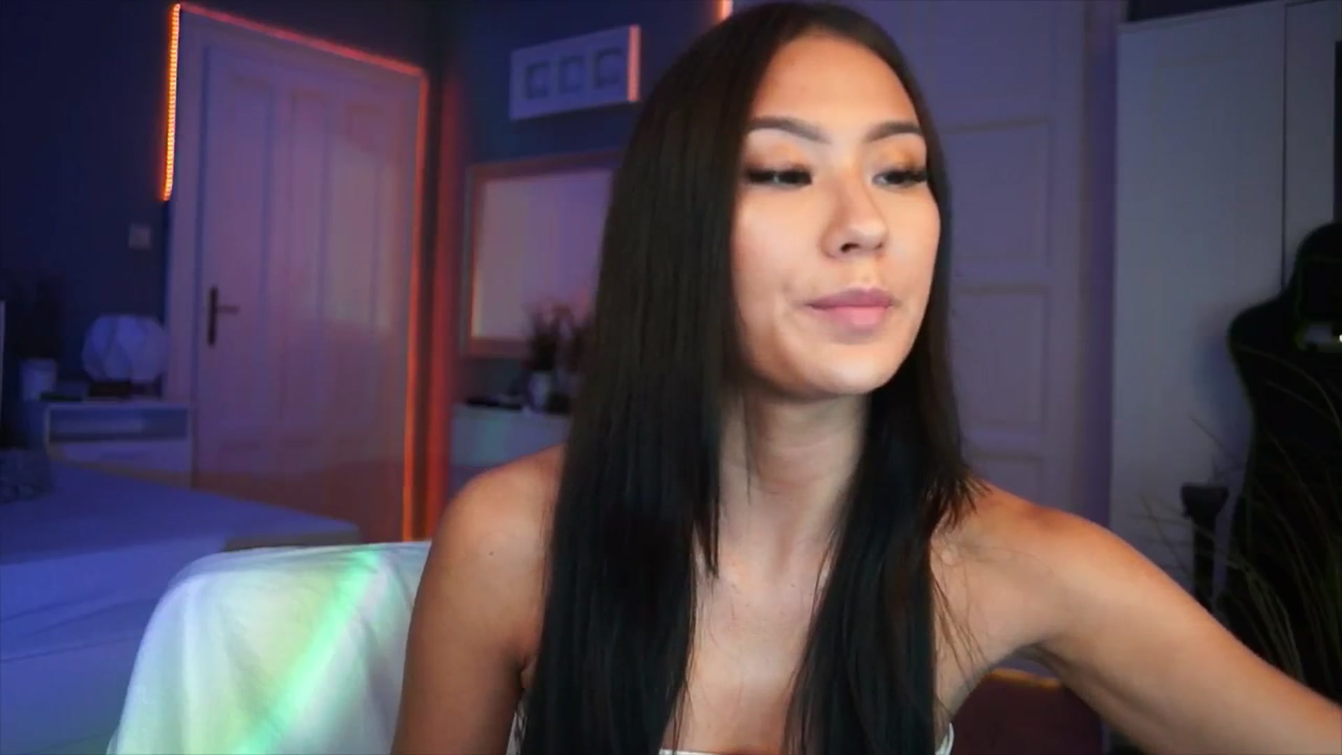 Gallery image thumbnail from MaiStream's myfreecams stream on, 12/07/2025, 22:16 image 16 of 20