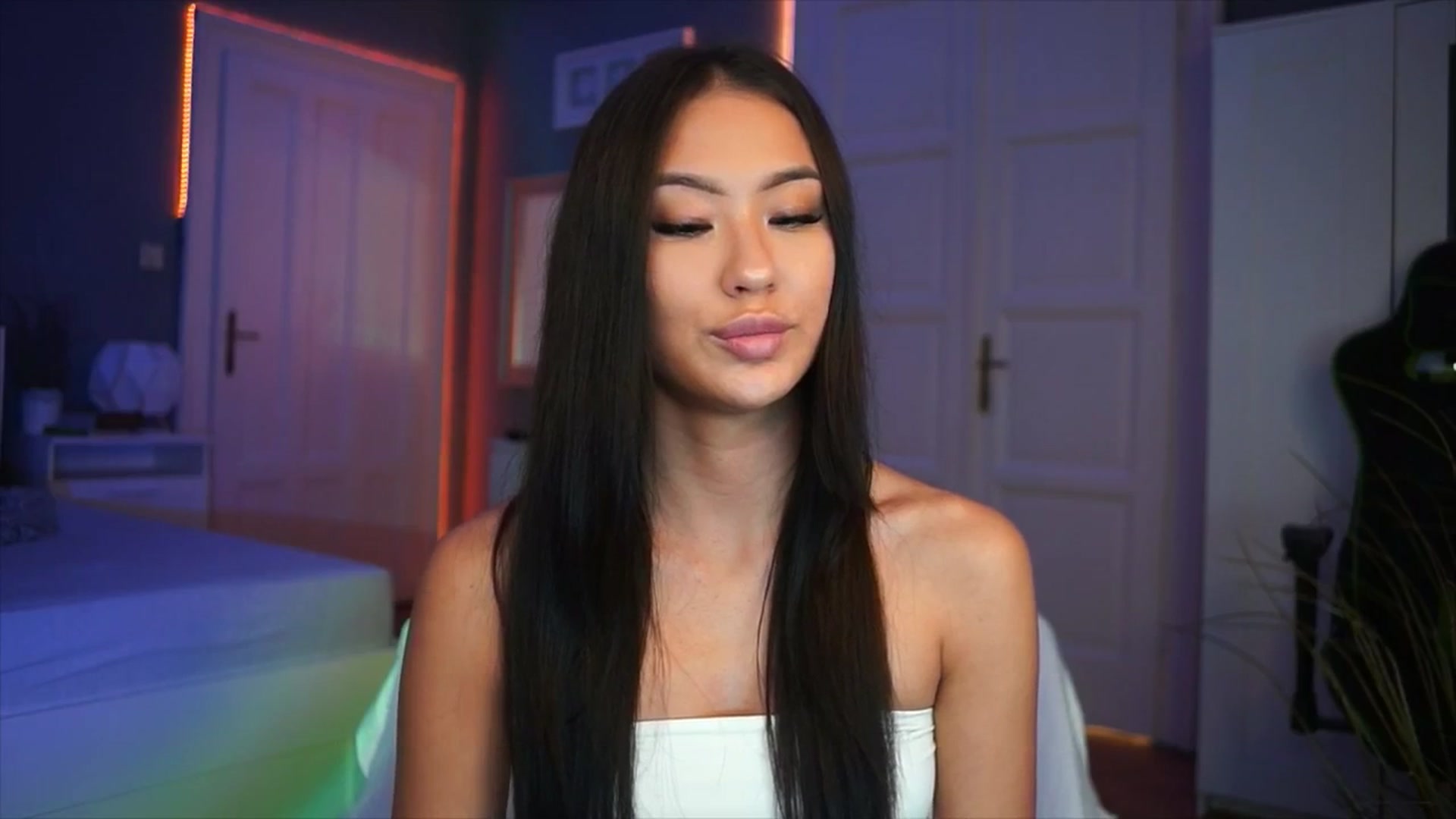 Gallery image thumbnail from MaiStream's myfreecams stream on, 12/07/2025, 22:16 image 12 of 20