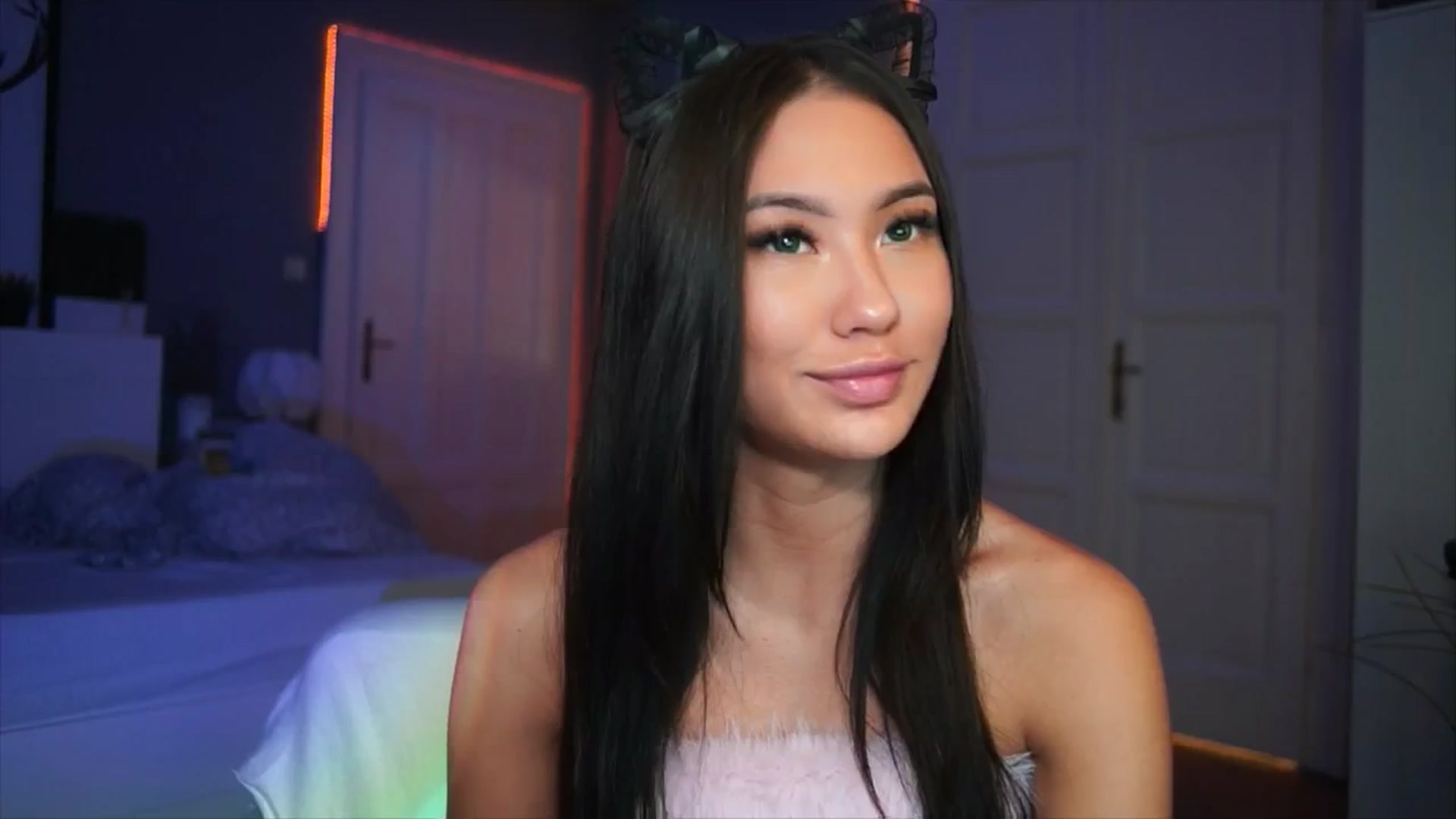Gallery image thumbnail from MaiStream's myfreecams stream on, 12/08/2025, 20:33 image 17 of 20