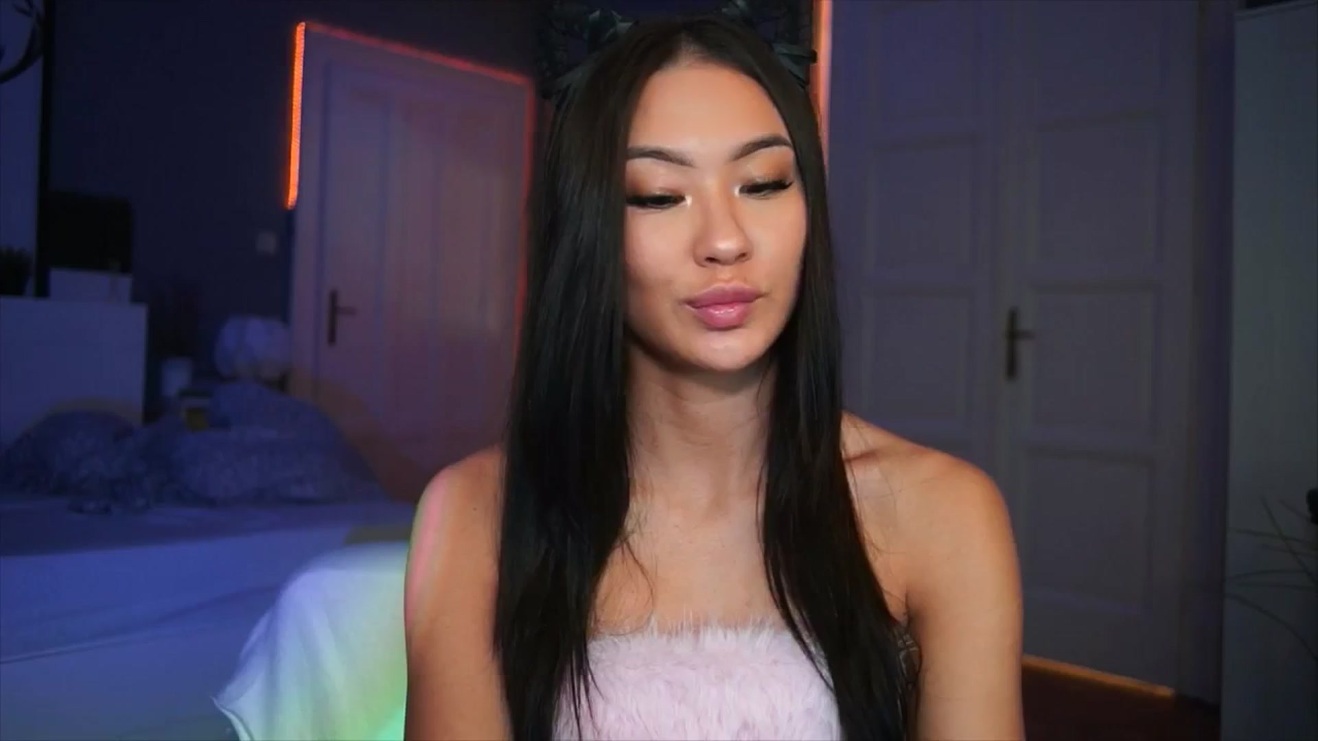 Gallery image thumbnail from MaiStream's myfreecams stream on, 12/08/2025, 20:33 image 15 of 20