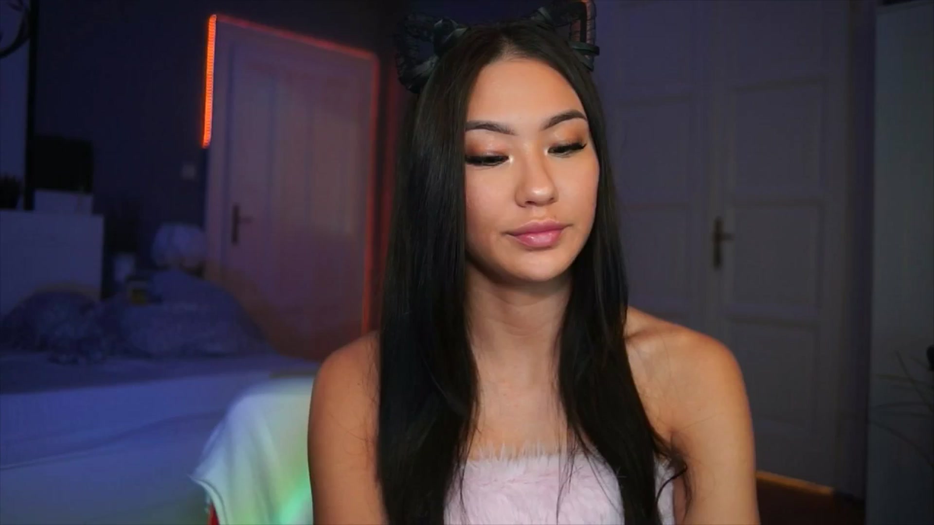 Gallery image thumbnail from MaiStream's myfreecams stream on, 12/08/2025, 20:33 image 1 of 20