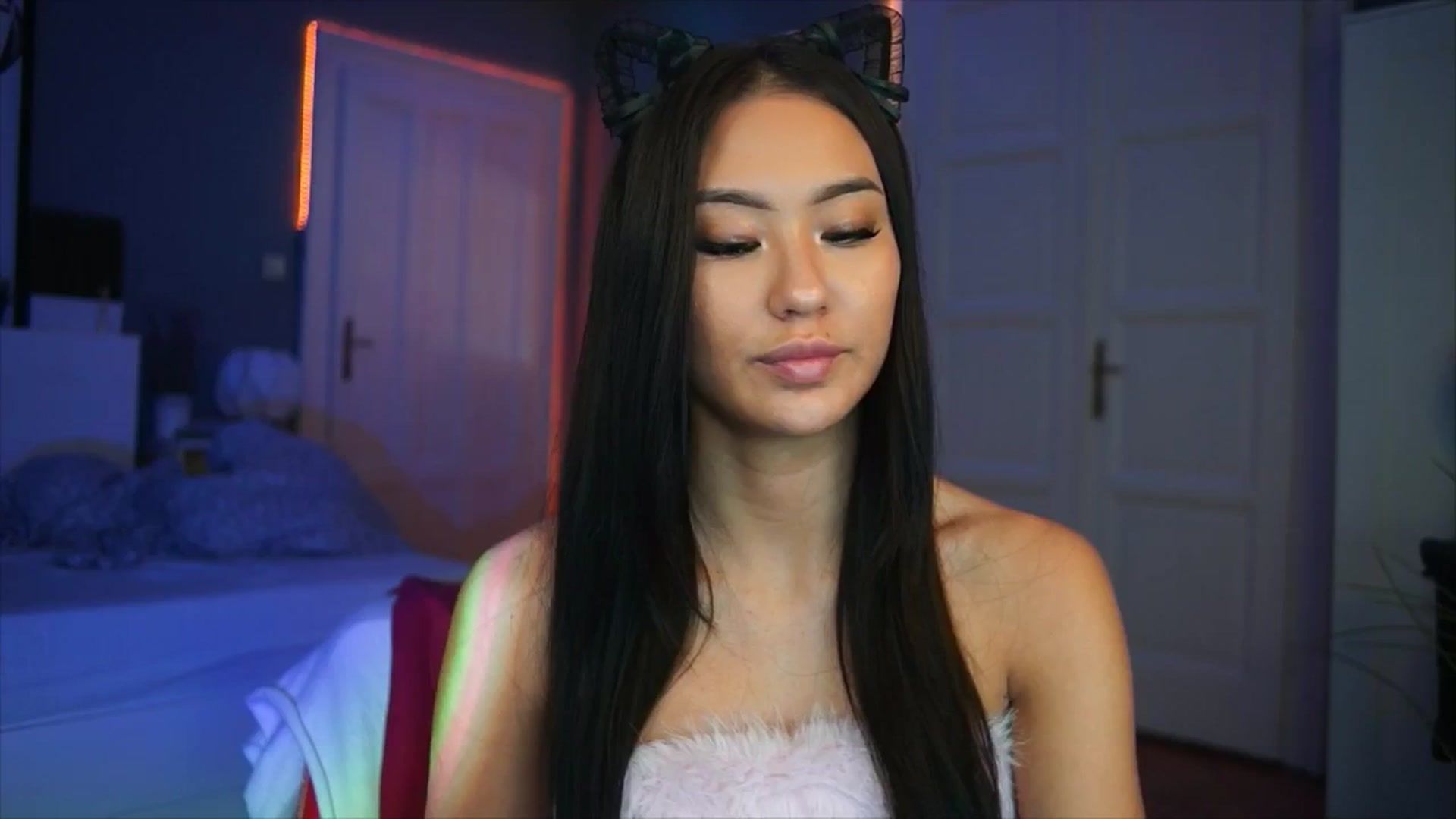 Gallery image thumbnail from MaiStream's myfreecams stream on, 12/08/2025, 22:57 image 17 of 20