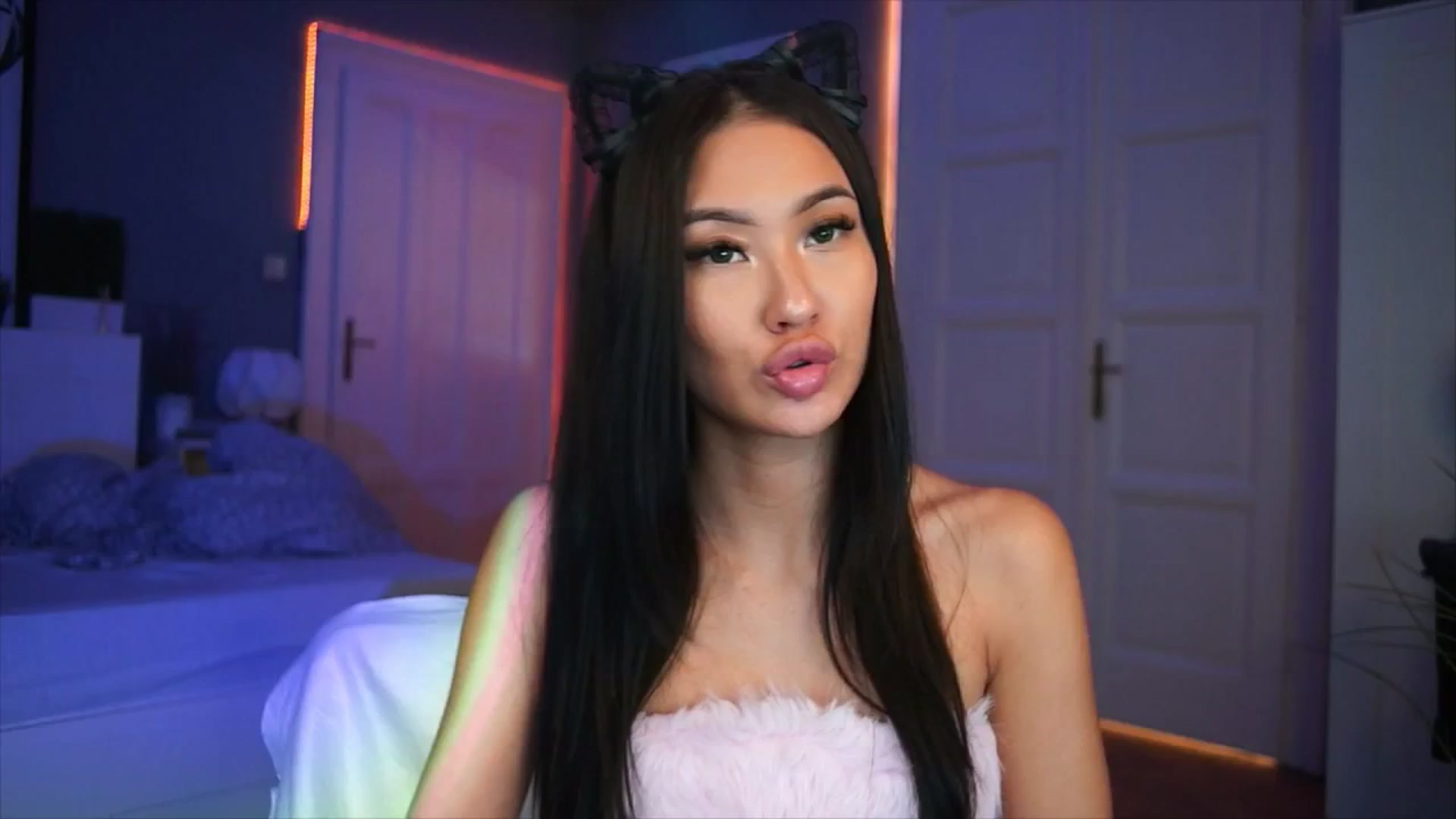 Gallery image thumbnail from MaiStream's myfreecams stream on, 12/08/2025, 22:57 image 4 of 20
