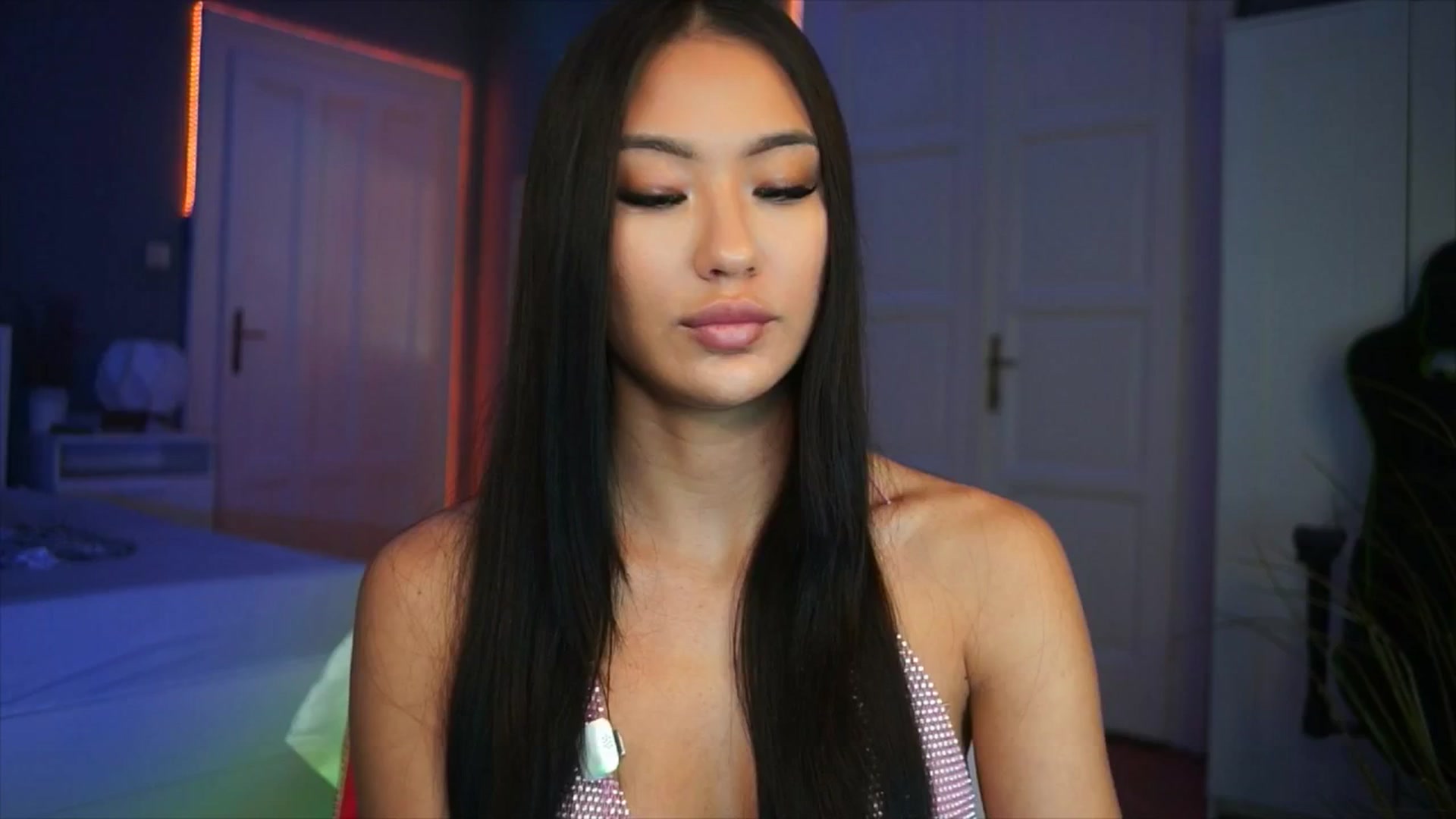 Gallery image thumbnail from MaiStream's myfreecams stream on, 12/10/2025, 21:04 image 6 of 20