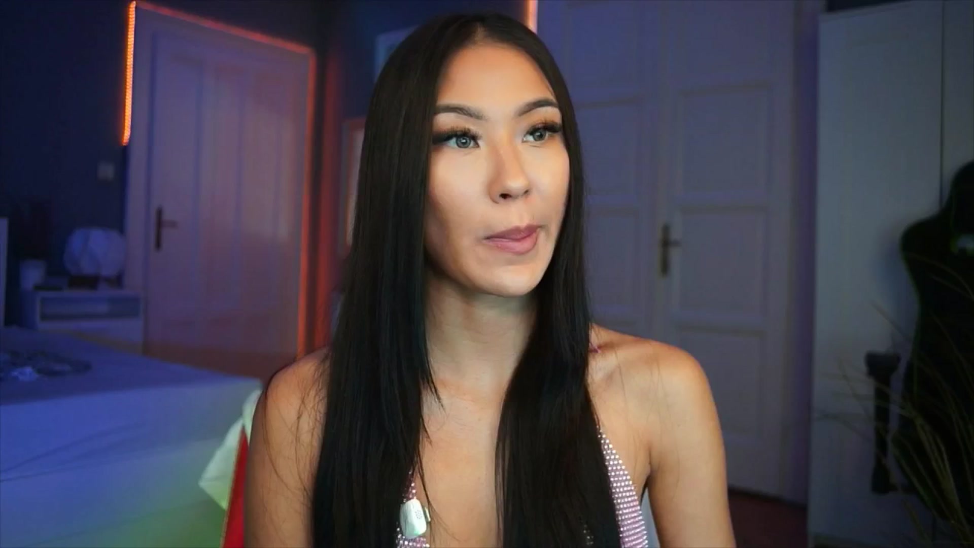 Gallery image thumbnail from MaiStream's myfreecams stream on, 12/10/2025, 21:04 image 3 of 20