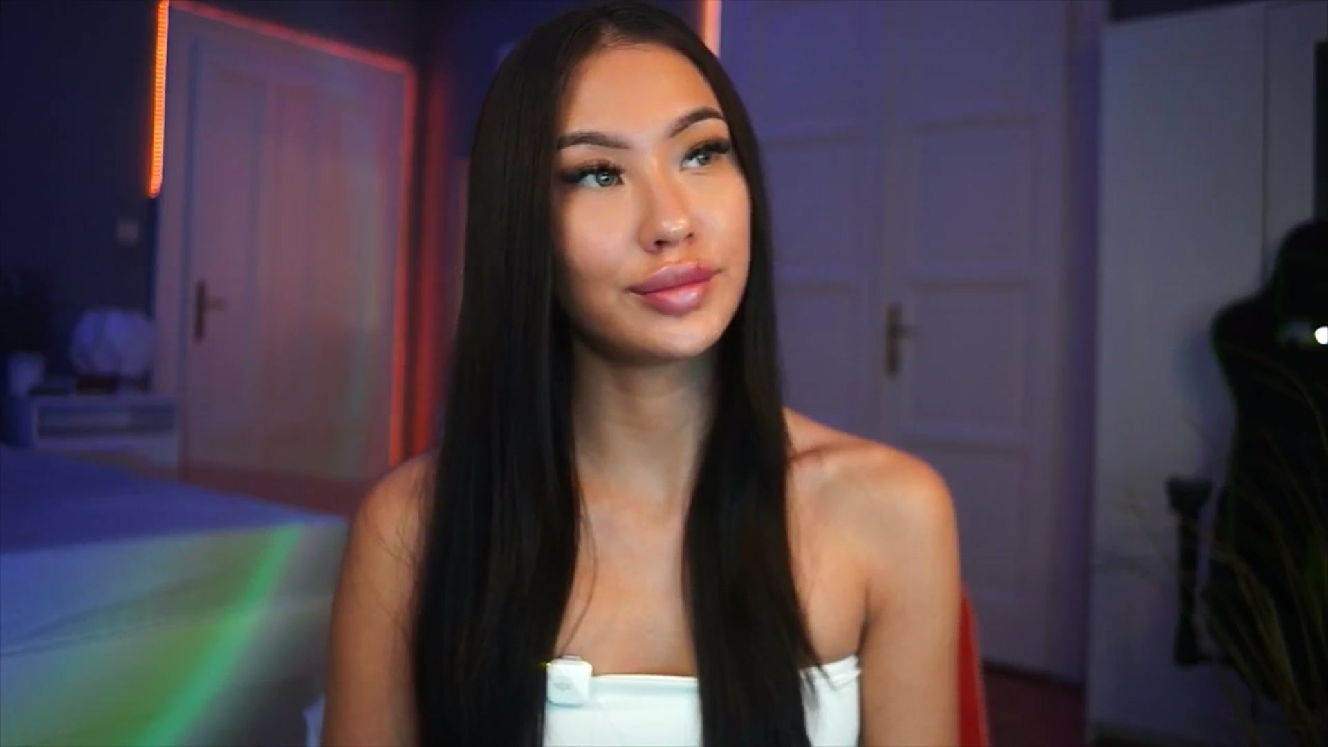 Gallery image thumbnail from MaiStream's myfreecams stream on, 12/11/2025, 21:21 image 5 of 20