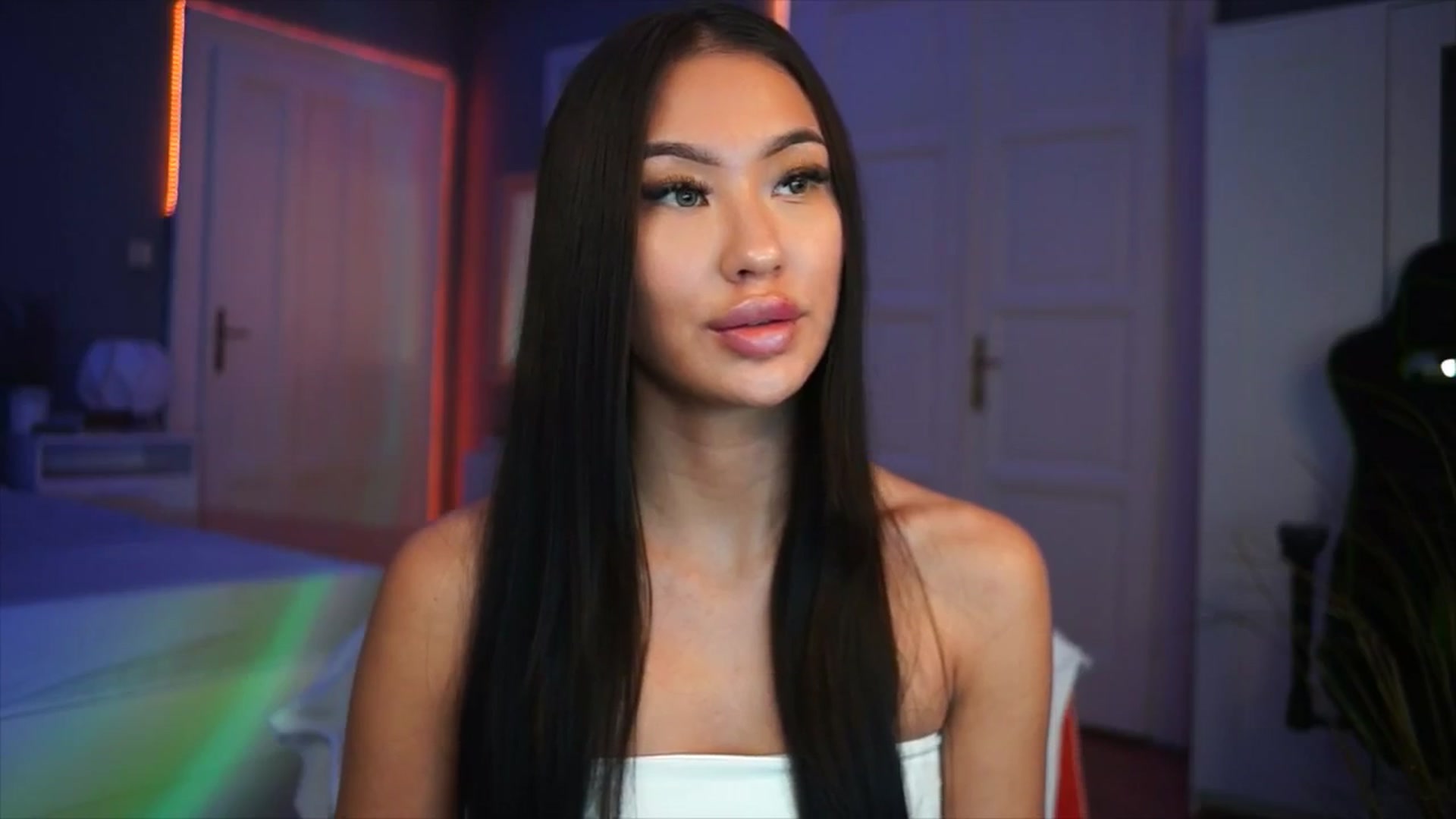 Gallery image thumbnail from MaiStream's myfreecams stream on, 12/11/2025, 21:21 image 13 of 20