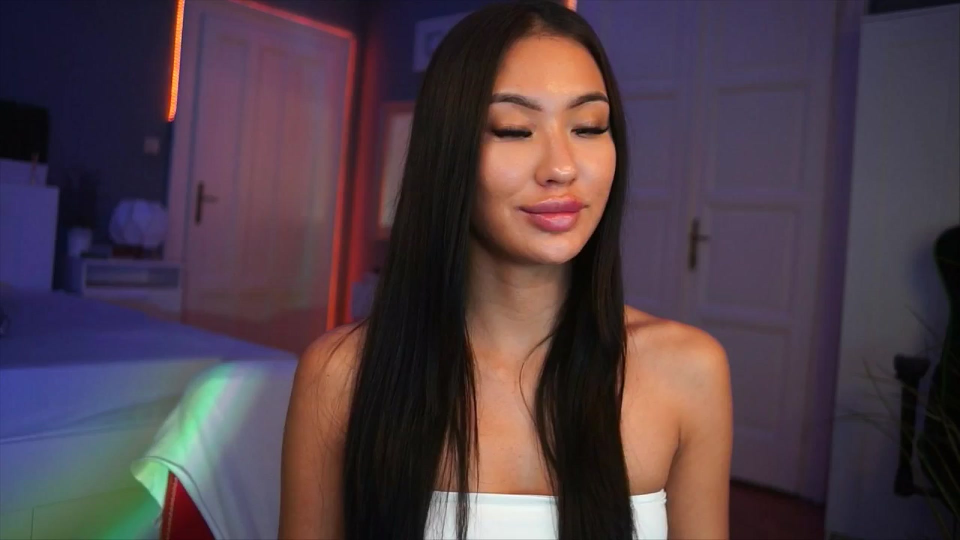 Gallery image thumbnail from MaiStream's myfreecams stream on, 12/12/2025, 24:00 image 4 of 20