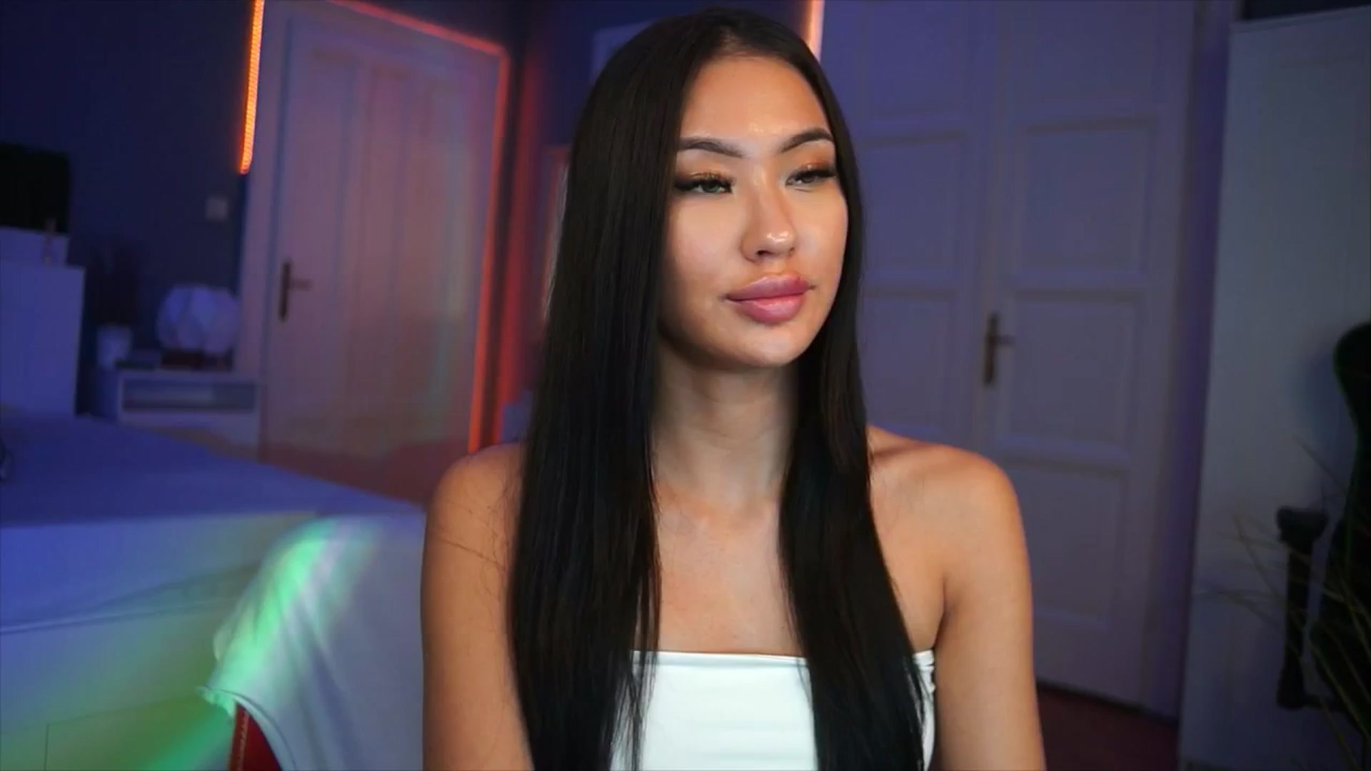 Gallery image thumbnail from MaiStream's myfreecams stream on, 12/12/2025, 24:00 image 12 of 20