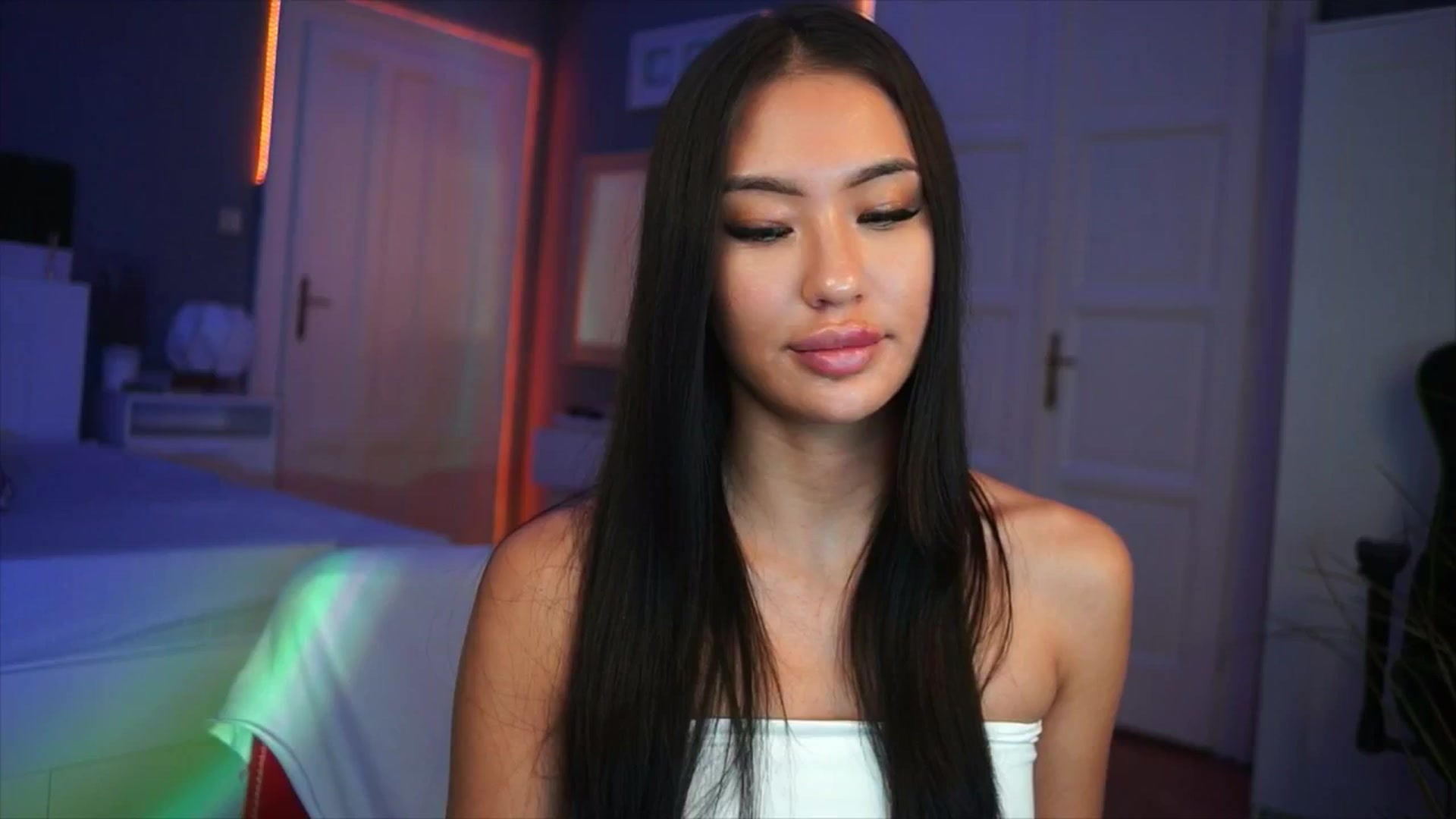 Gallery image thumbnail from MaiStream's myfreecams stream on, 12/12/2025, 24:00 image 9 of 20