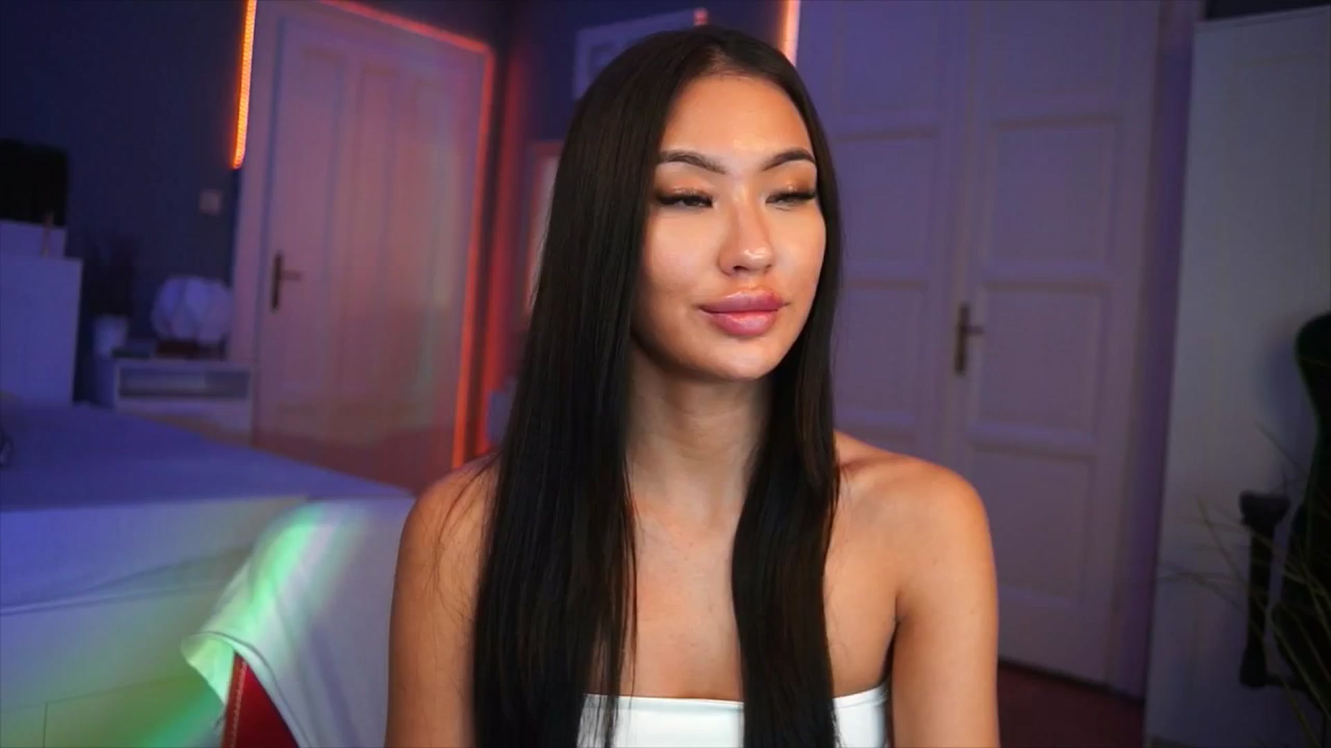 Gallery image thumbnail from MaiStream's myfreecams stream on, 12/12/2025, 24:00 image 3 of 20