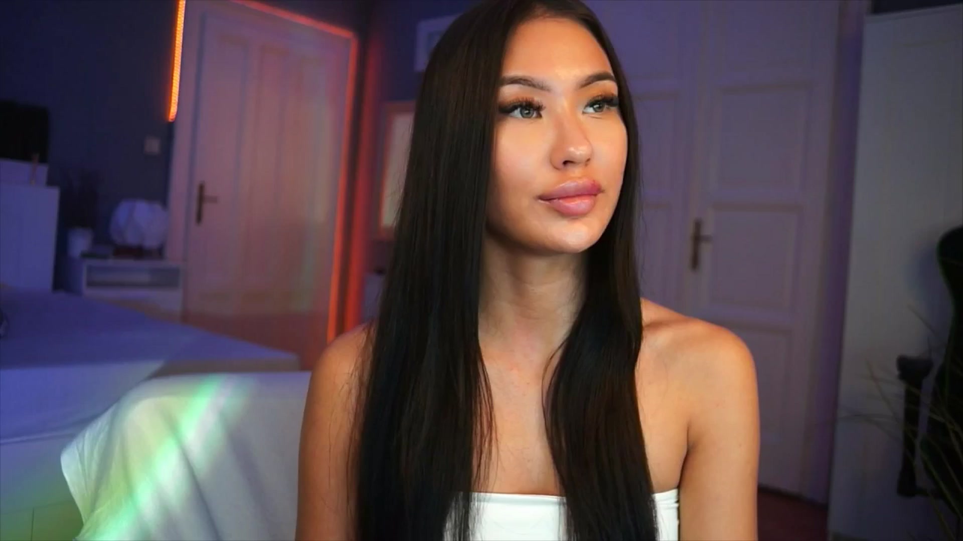 Gallery image thumbnail from MaiStream's myfreecams stream on, 12/12/2025, 24:00 image 20 of 20