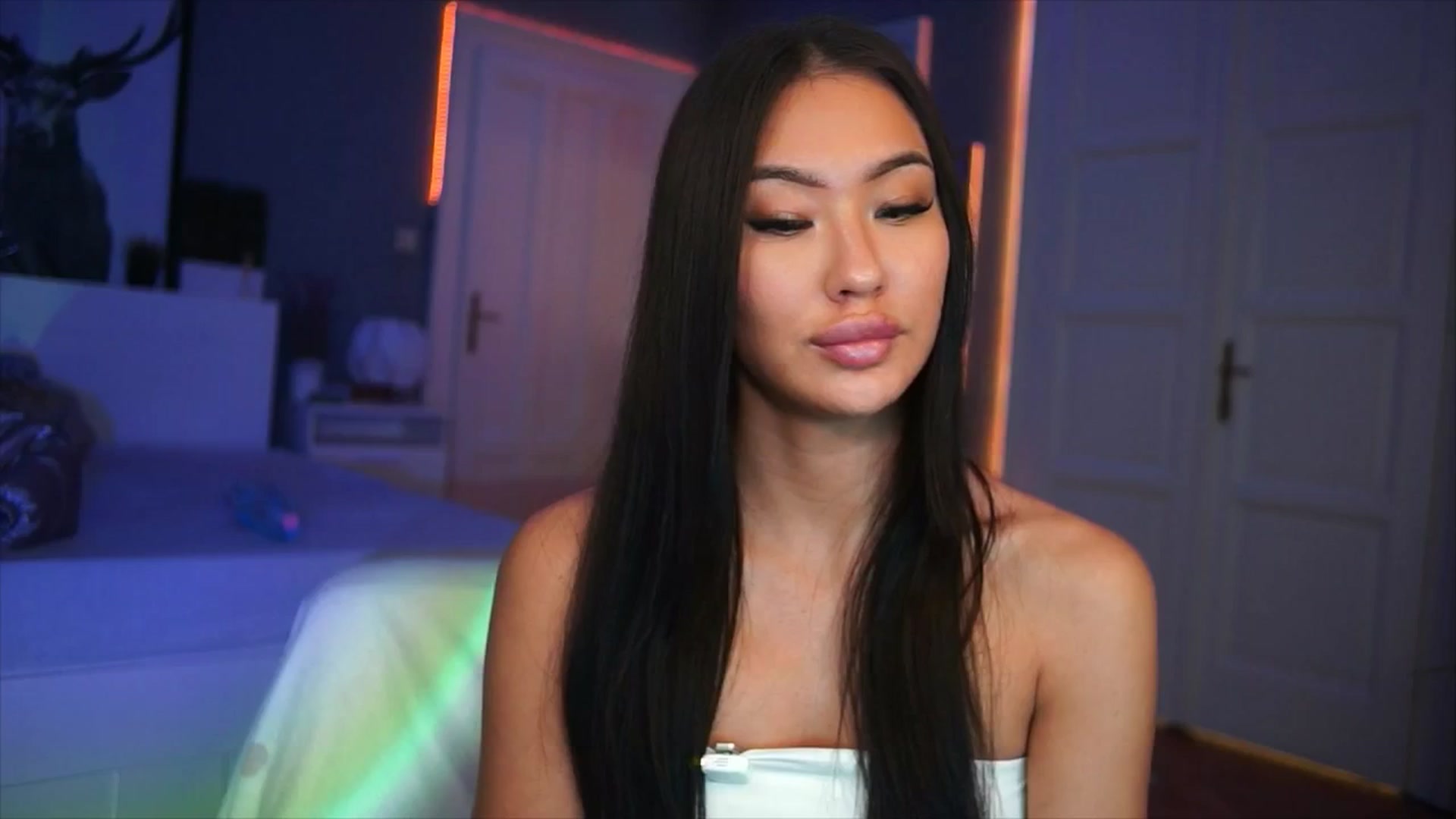 Gallery image thumbnail from MaiStream's myfreecams stream on, 12/12/2025, 23:19 image 19 of 20